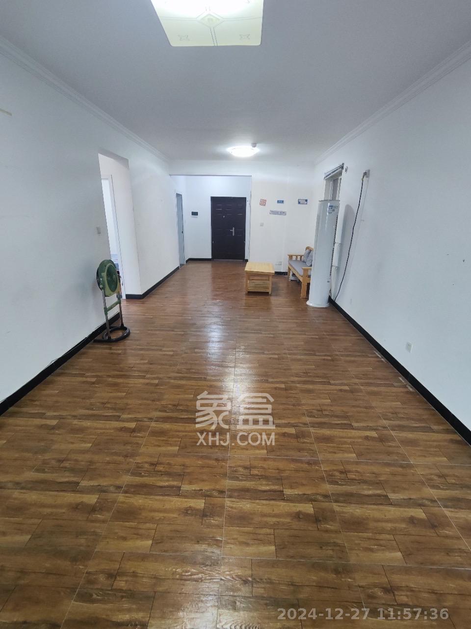 北辰三角洲E6区  3室2厅1卫    2800.0元/月室内图