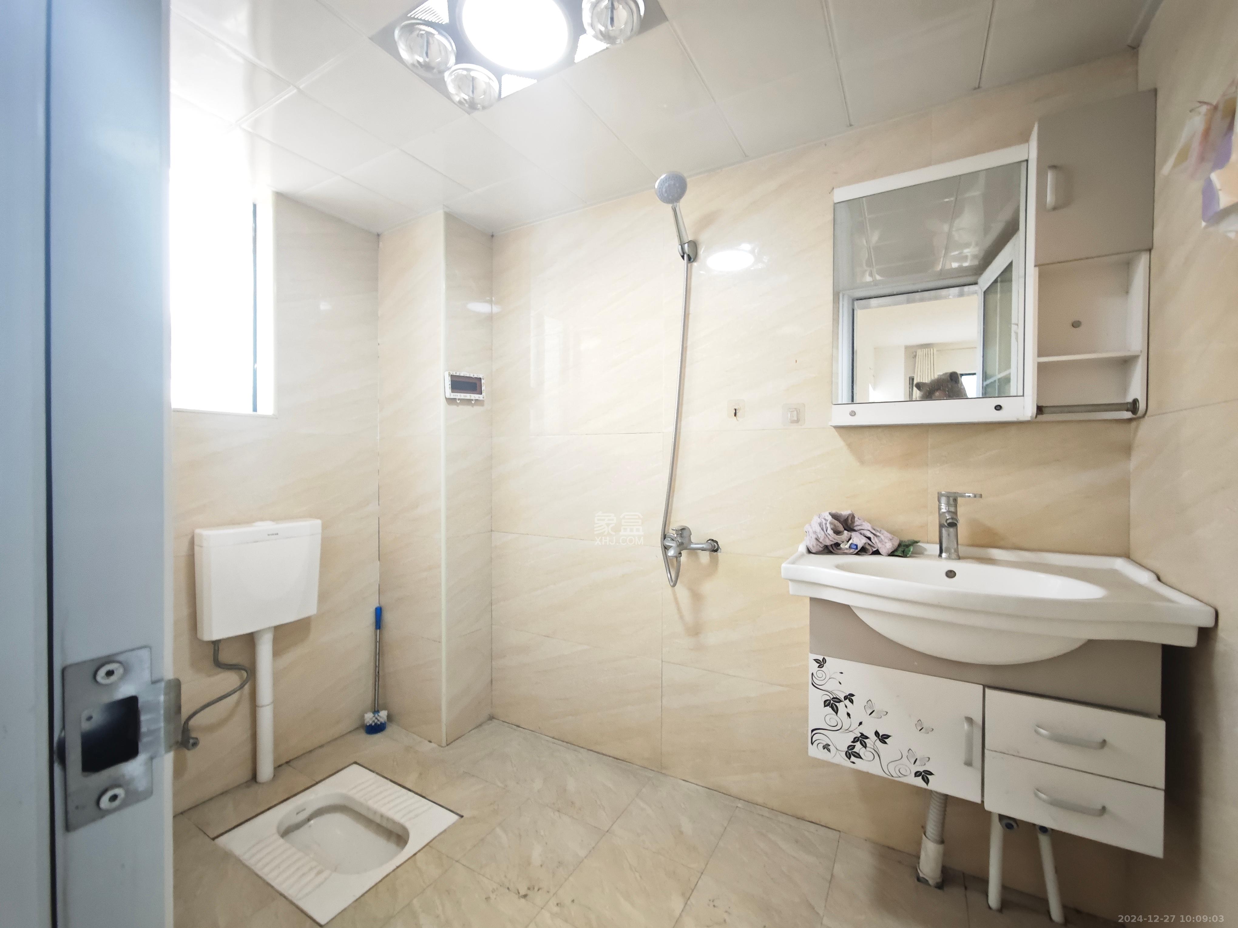 华天LOHO小镇 2室2厅1卫 1600.0元/月 华天LOHO小镇 2室2厅1卫 1600.0元/月室内图