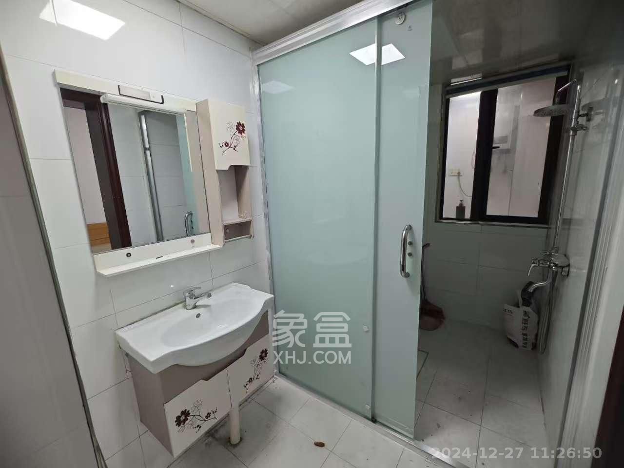 旭辉御府 3室2厅1卫 2400.0元/月 旭辉御府 3室2厅1卫 2400.0元/月室内图