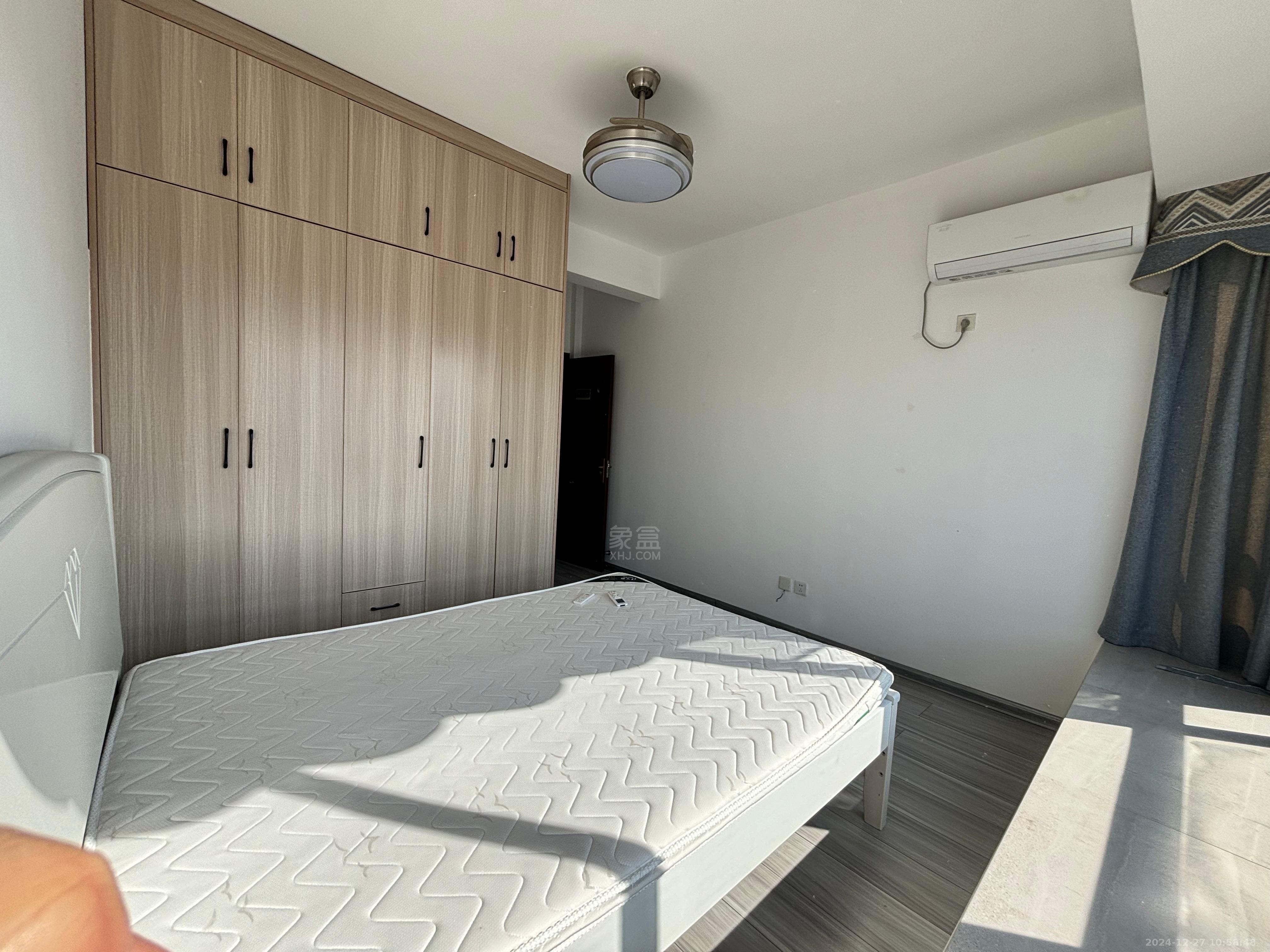经世龙城  3室1厅2卫   1800.00元/月室内图