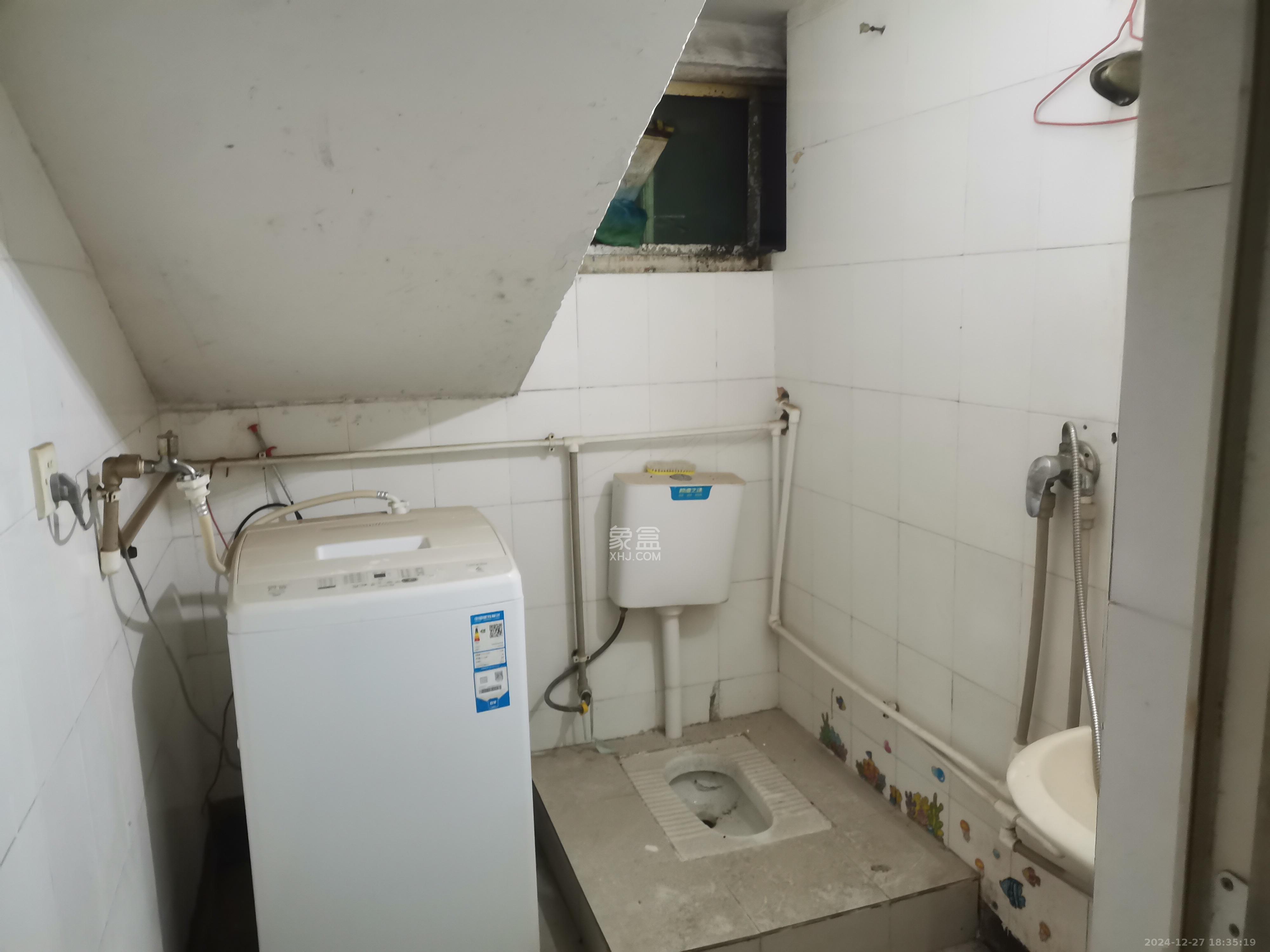 洞井一小区 1室0厅0卫 800.0元/月 洞井一小区 1室0厅0卫 800.0元/月室内图