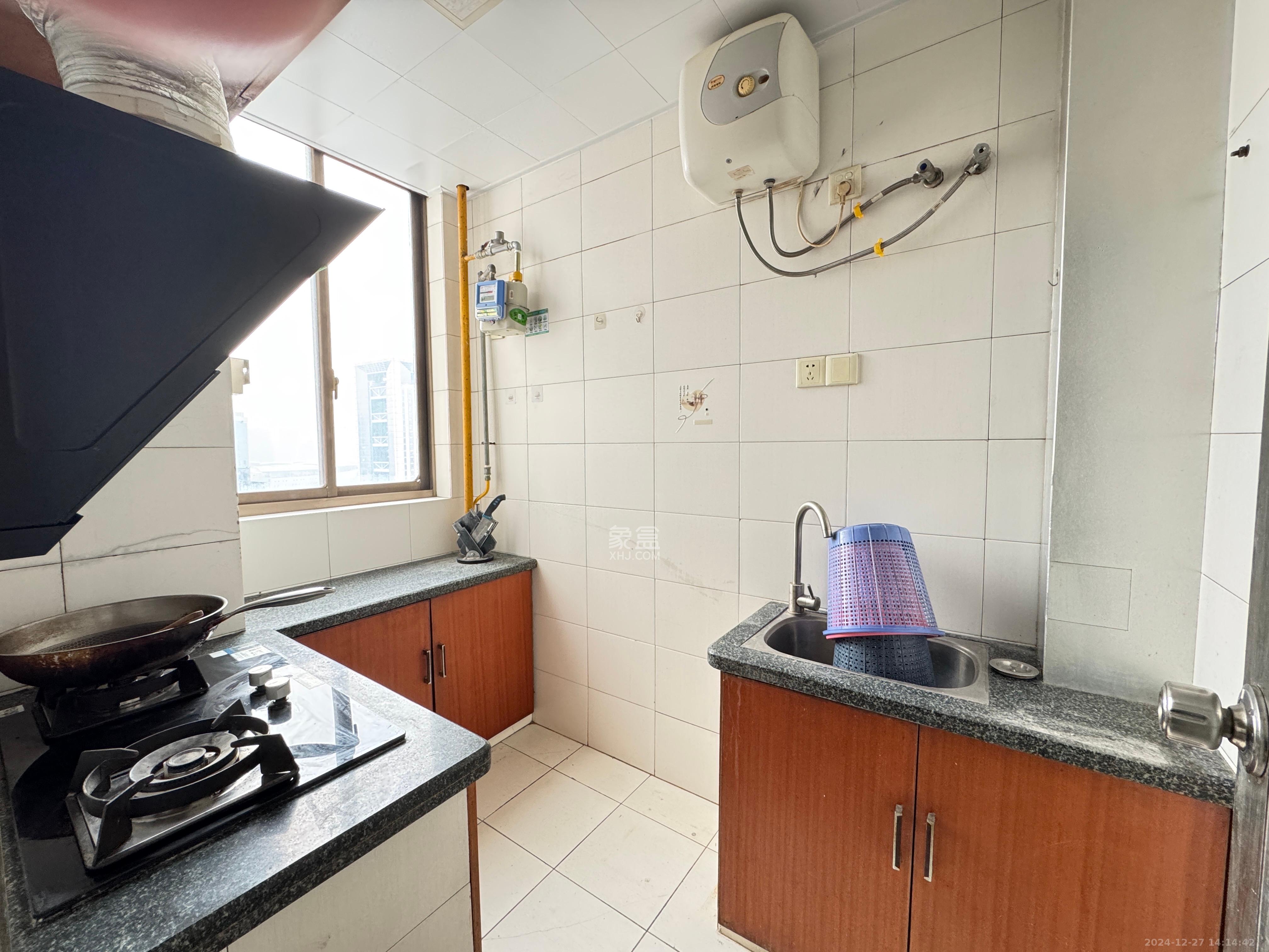 芙蓉同发 1室1厅1卫 3000.0元/月 芙蓉同发 1室1厅1卫 3000.0元/月室内图