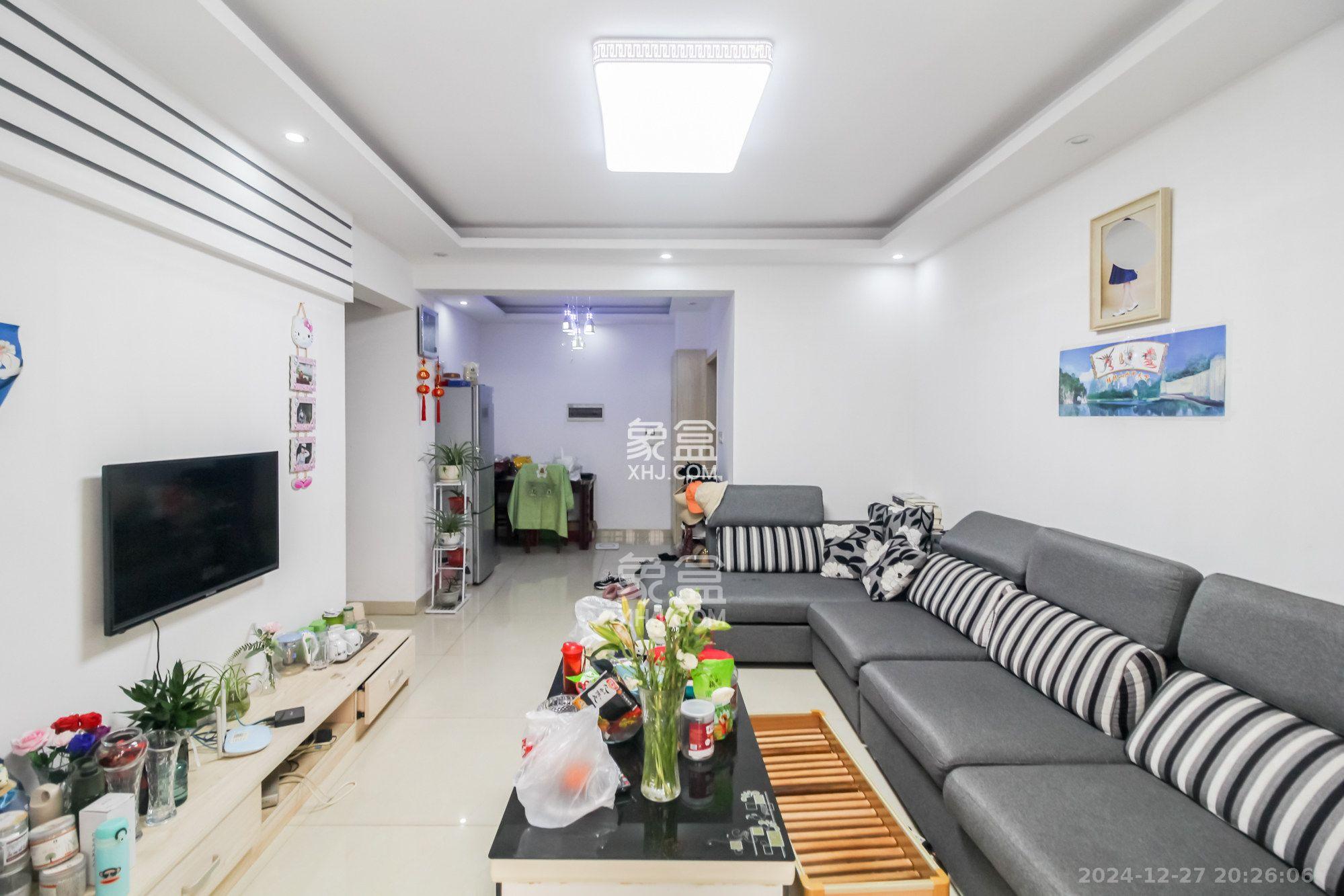 开源仪器 4室2厅2卫 5600.0元/月 开源仪器 4室2厅2卫 5600.0元/月室内图