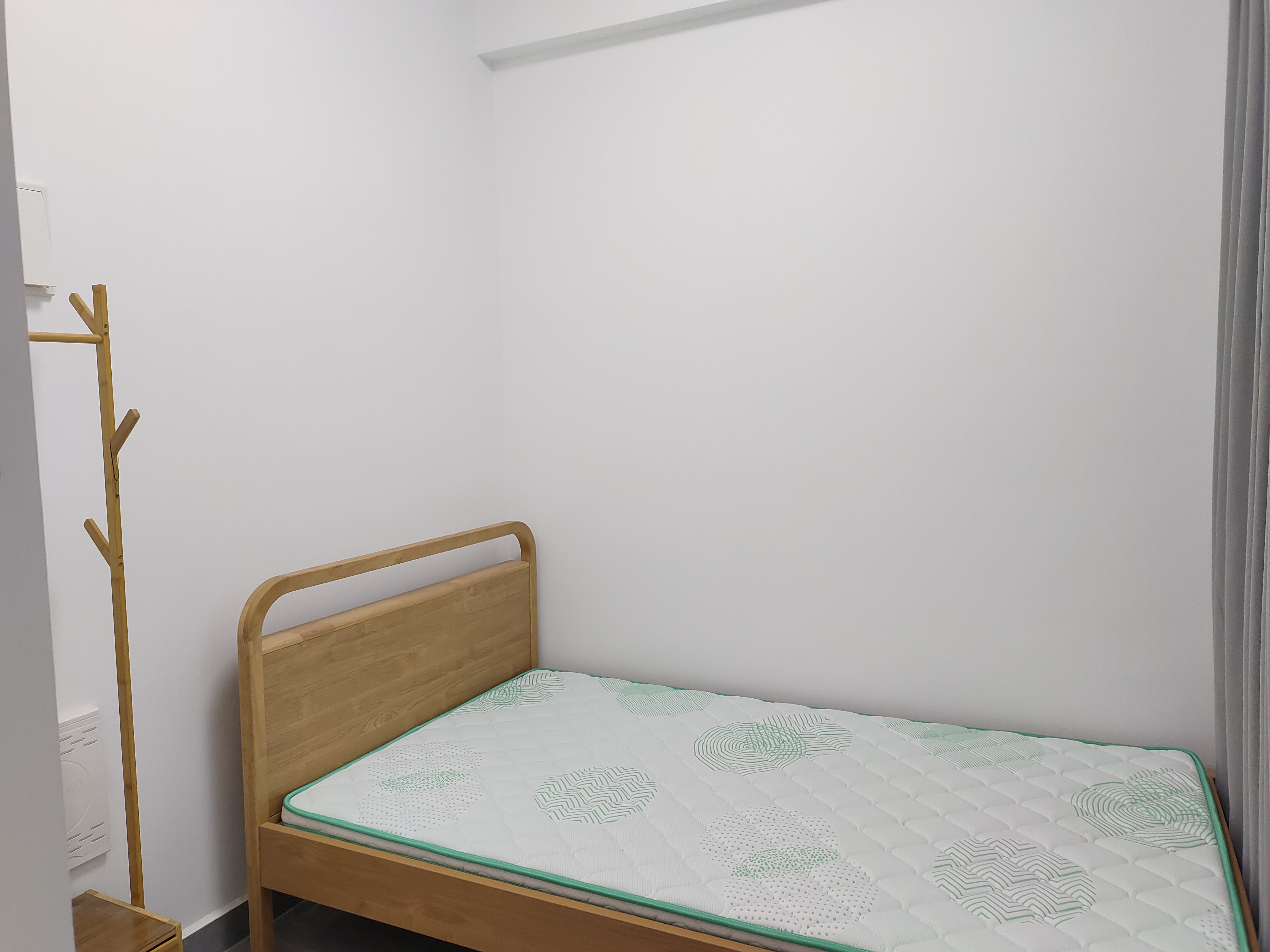 芷兰公馆西区 1室1厅1卫 1600.0元/月 芷兰公馆西区 1室1厅1卫 1600.0元/月室内图