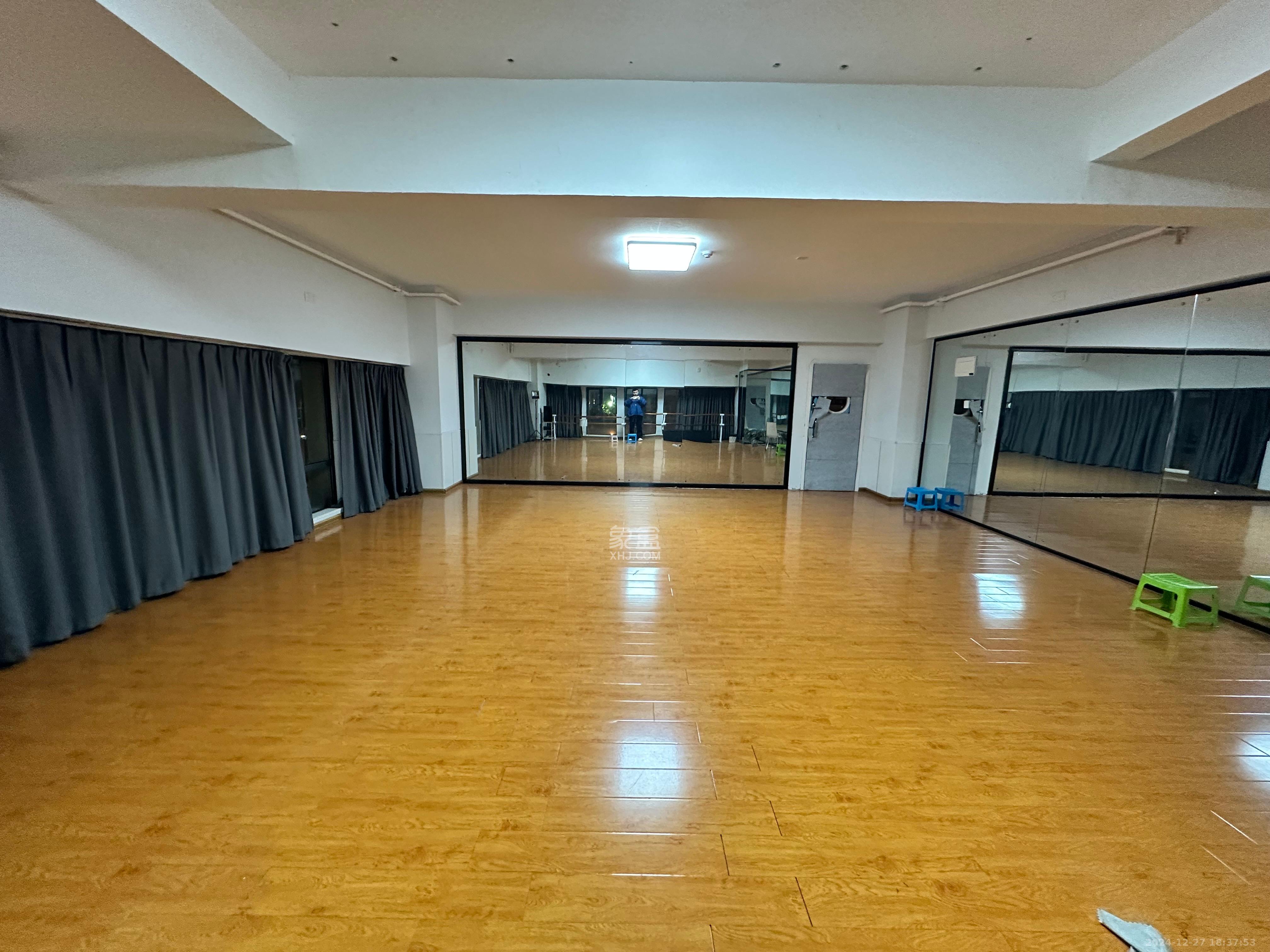 中建芙蓉嘉苑 1室1厅1卫 2500.0元/月 中建芙蓉嘉苑 1室1厅1卫 2500.0元/月室内图