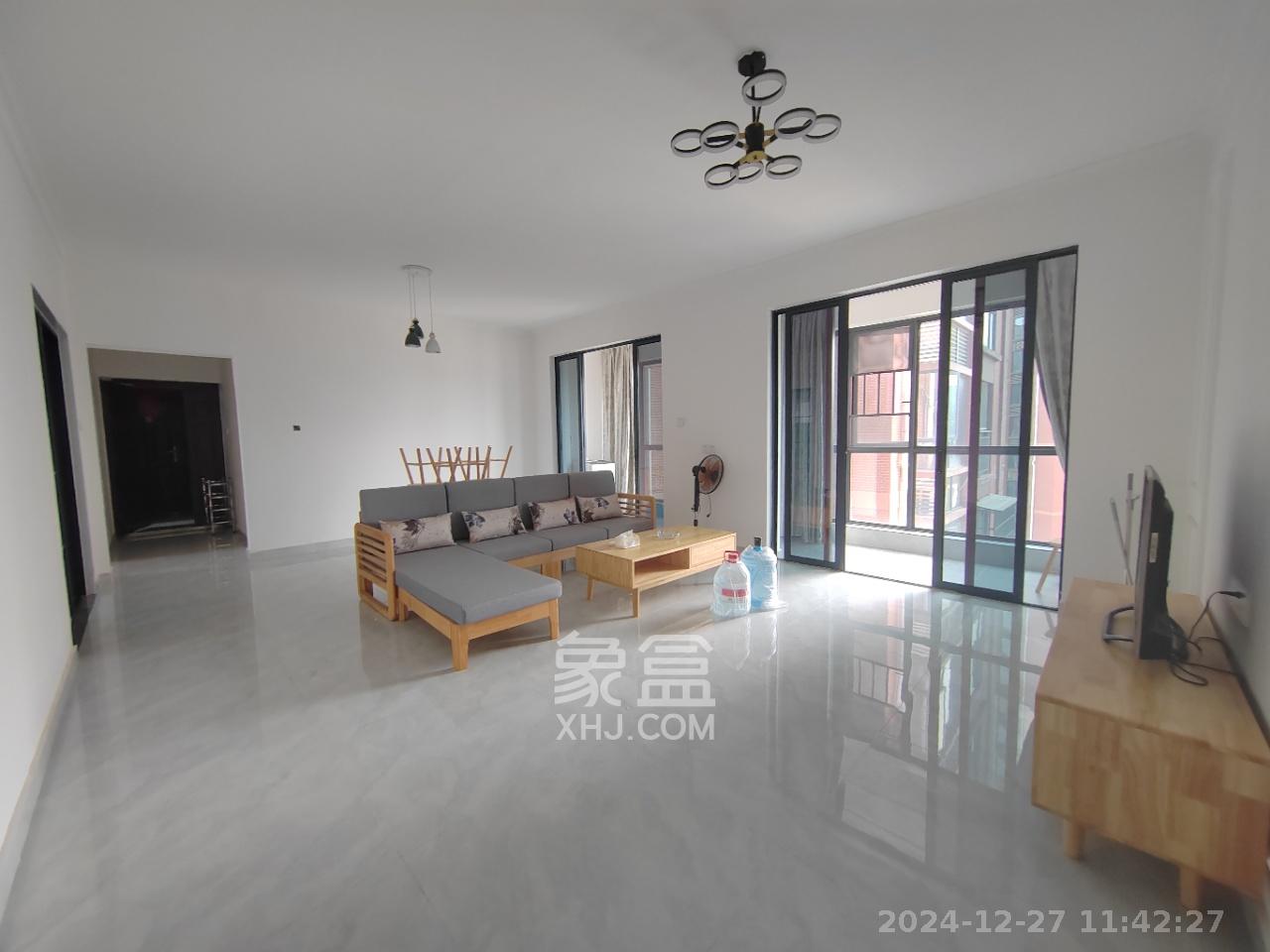 珠江东方明珠(新地东方明珠)三期 4室2厅2卫 2300.0元/月 珠江东方明珠(新地东方明珠)三期 4室2厅2卫 2300.0元/月室内图