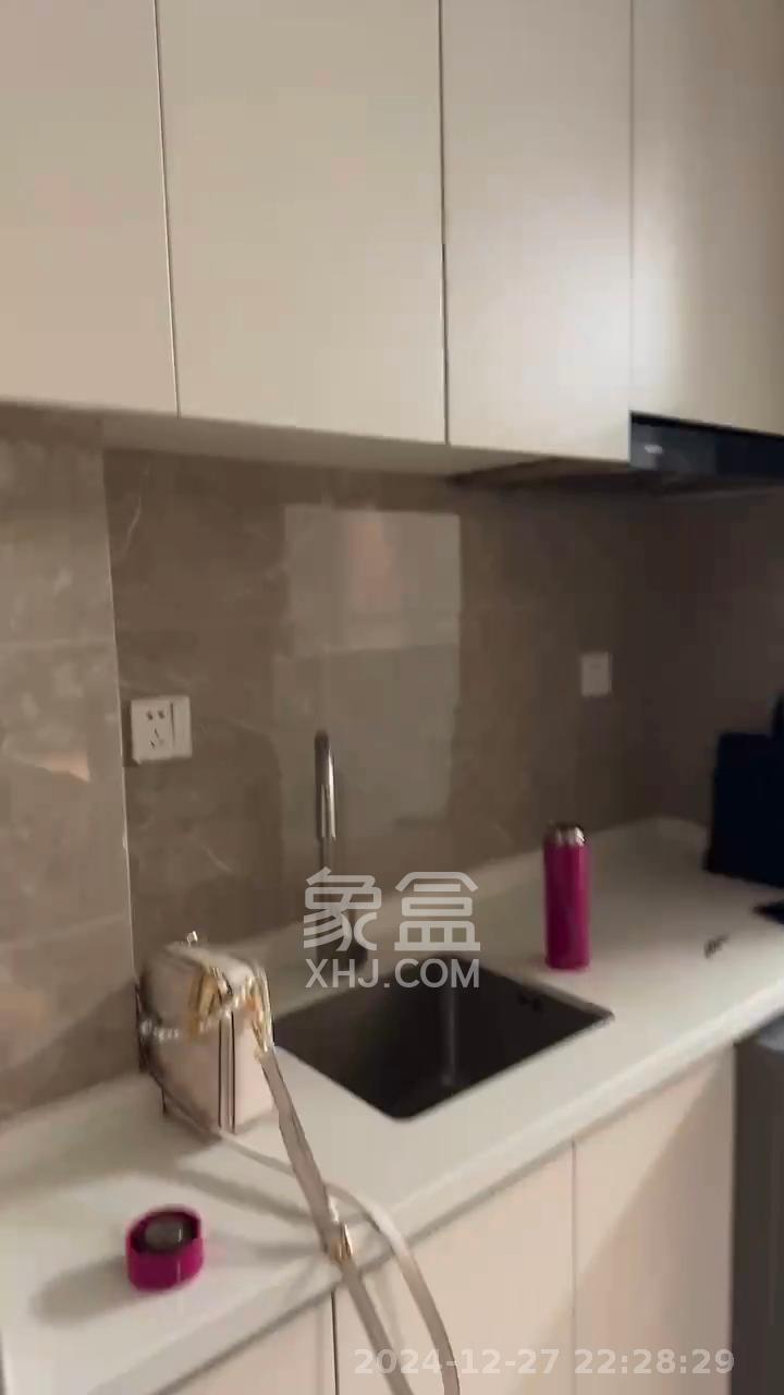 华润置地中心 1室1厅1卫 3600.0元/月 华润置地中心 1室1厅1卫 3600.0元/月室内图