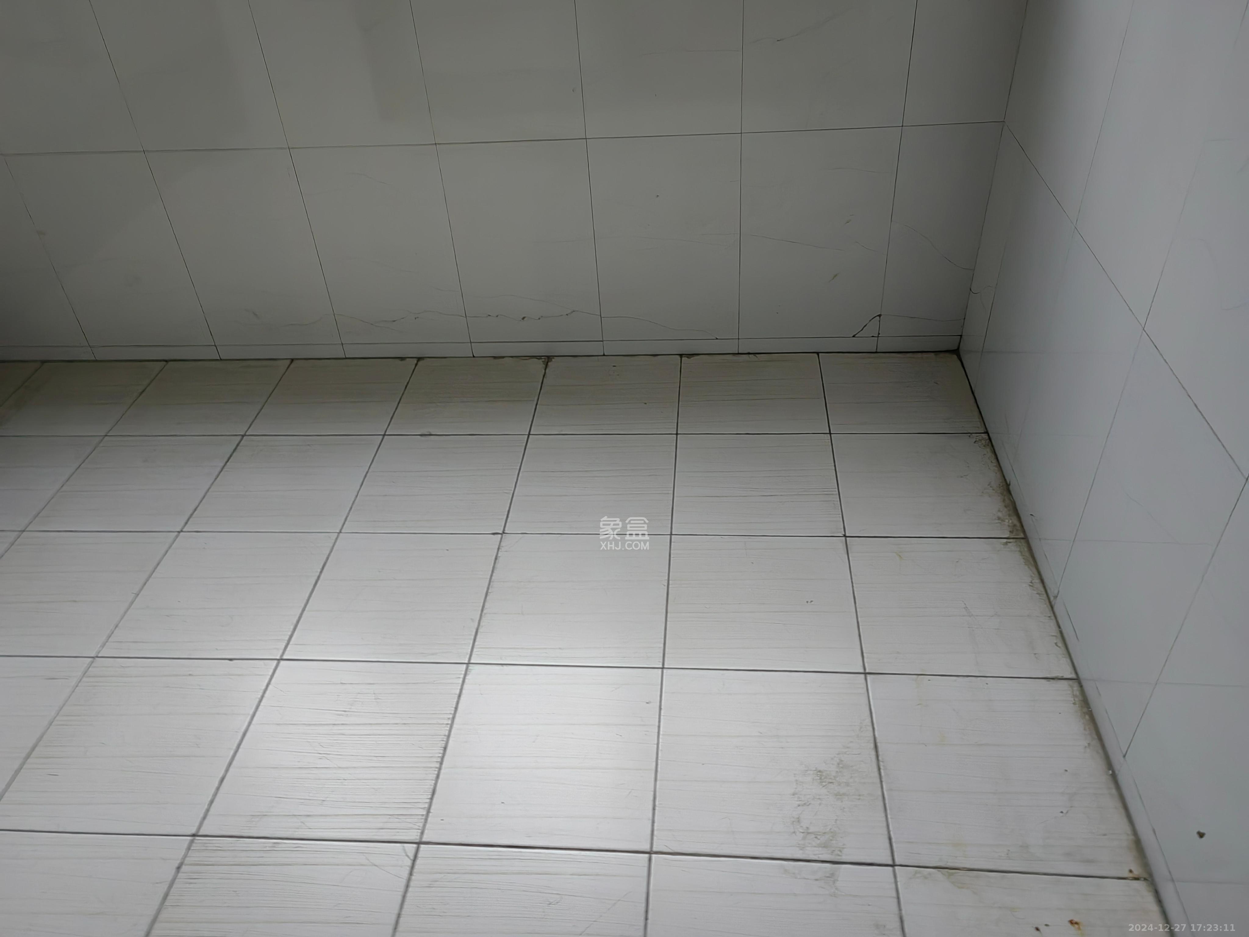 滨湖嘉园(湖滨小区)  3室2厅2卫    2800.0元/月 滨湖嘉园(湖滨小区)  3室2厅2卫    2800.0元/月室内图