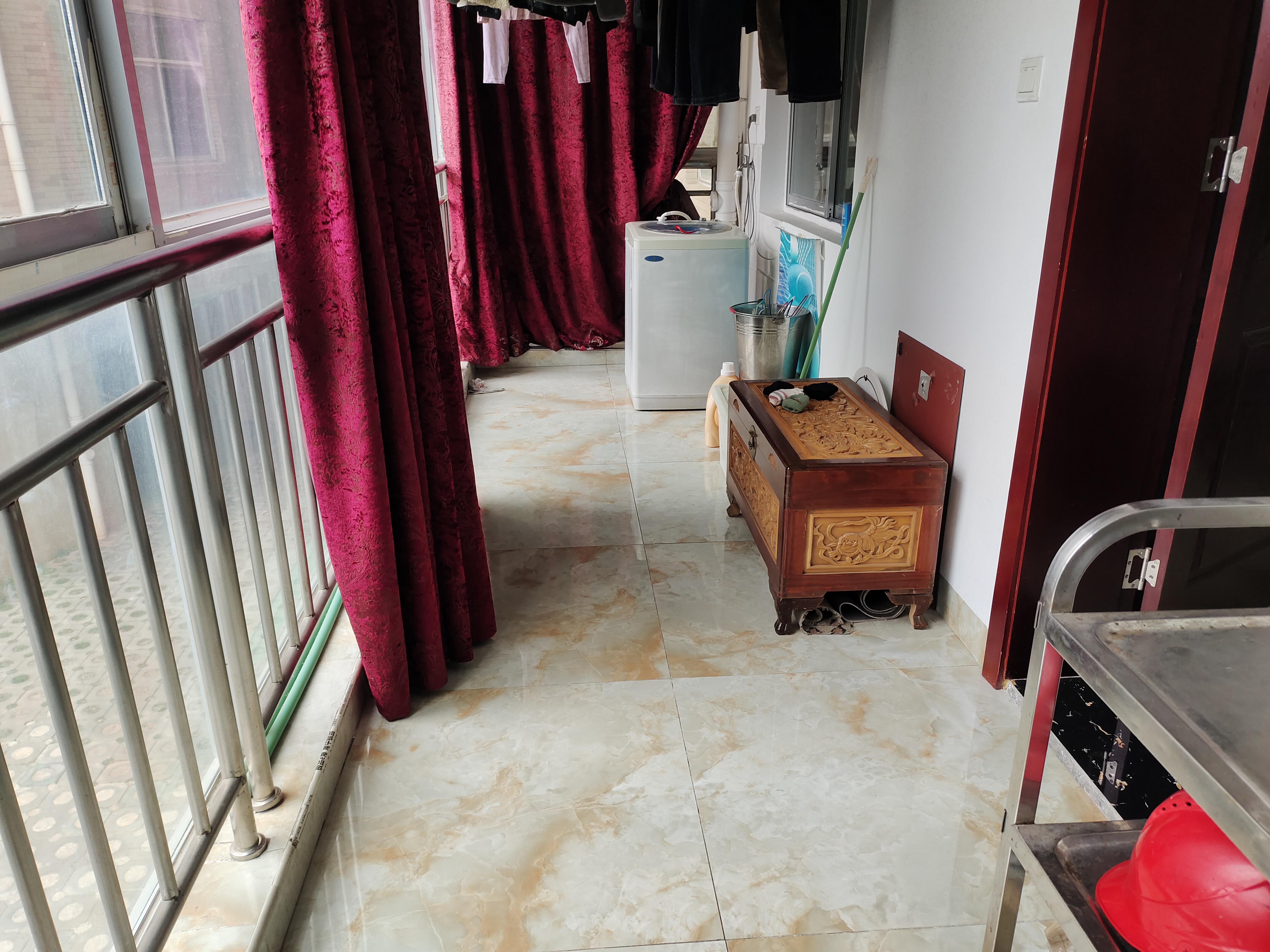 融和园 5室2厅2卫 108.0万 融和园 5室2厅2卫 108.0万阳台