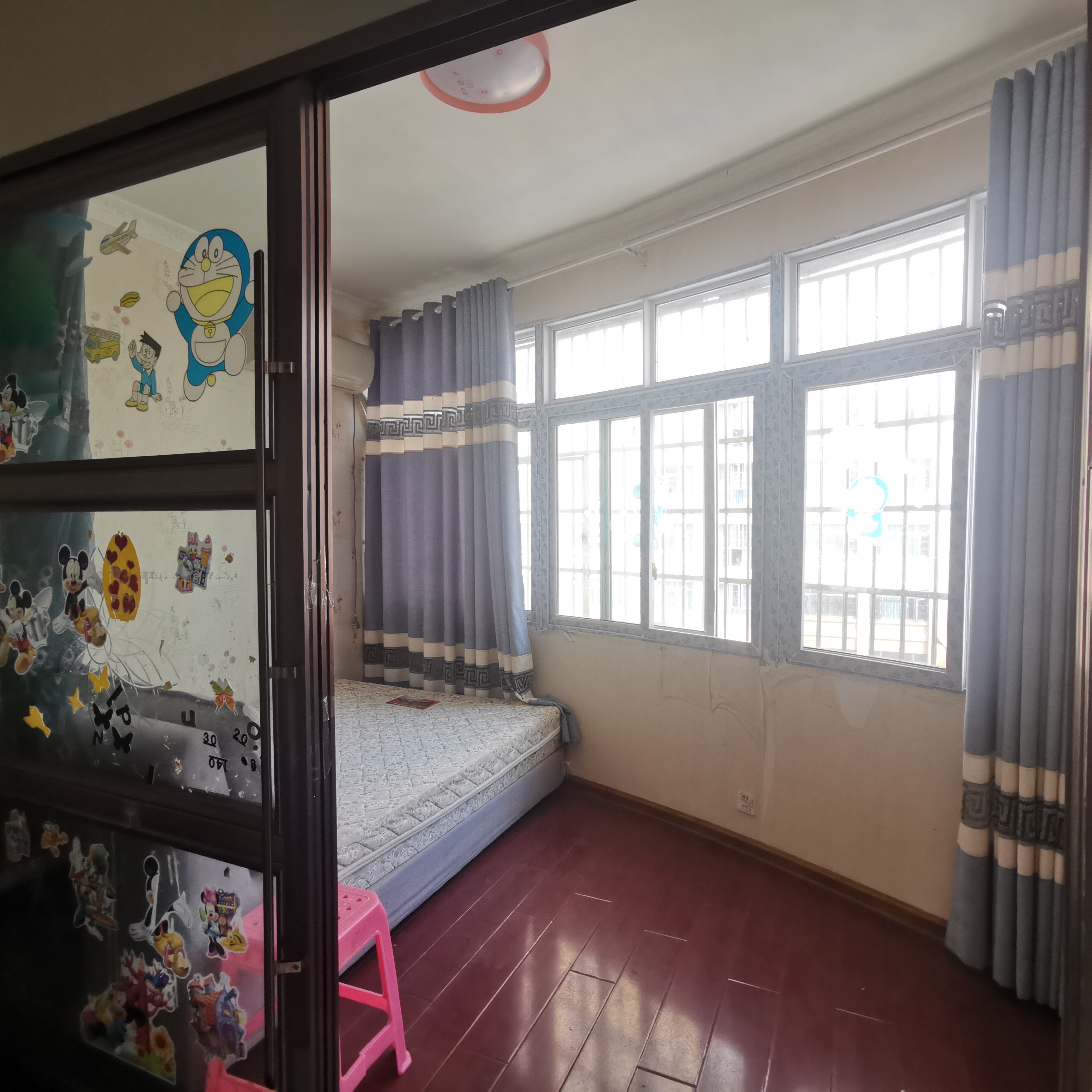 鸿都苑 4室1厅1卫 50.0万 鸿都苑 4室1厅1卫 50.0万客厅