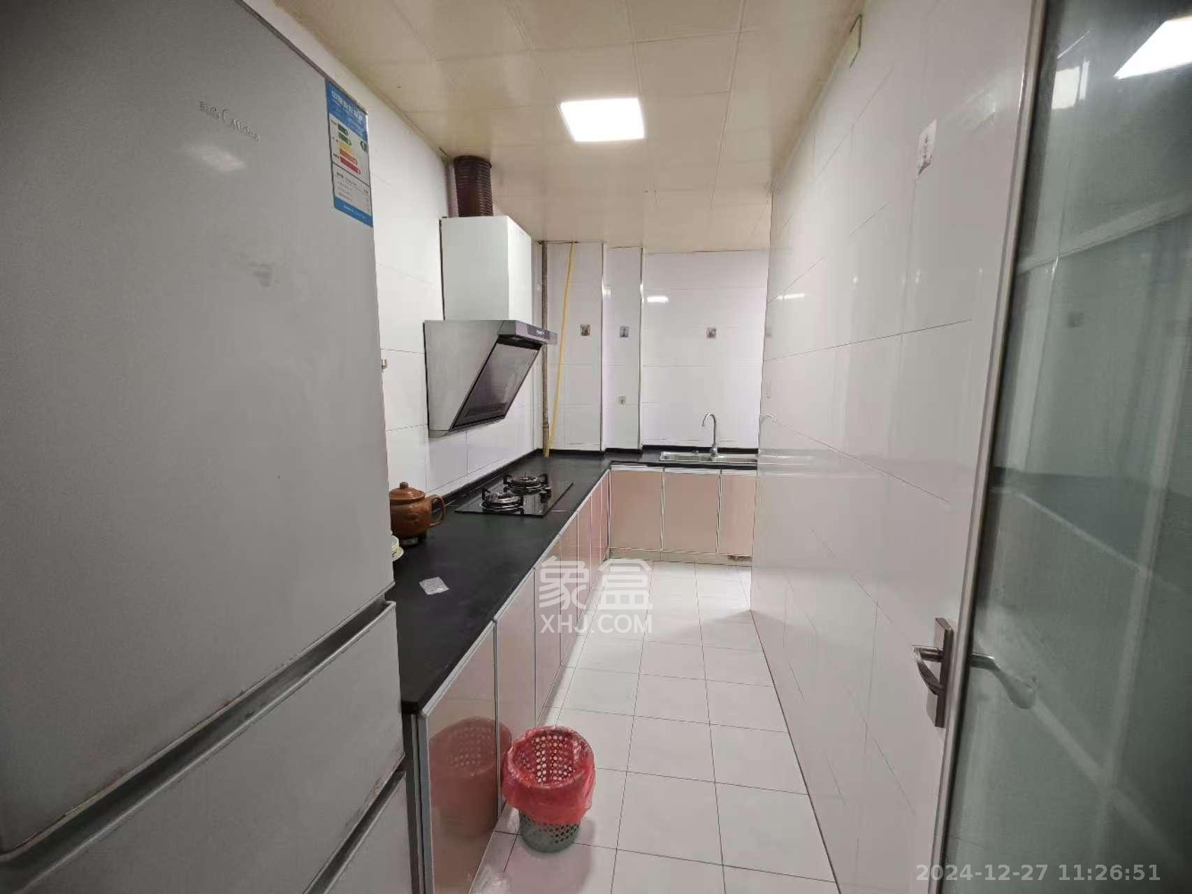 旭辉御府  3室2厅1卫    2400.0元/月室内图