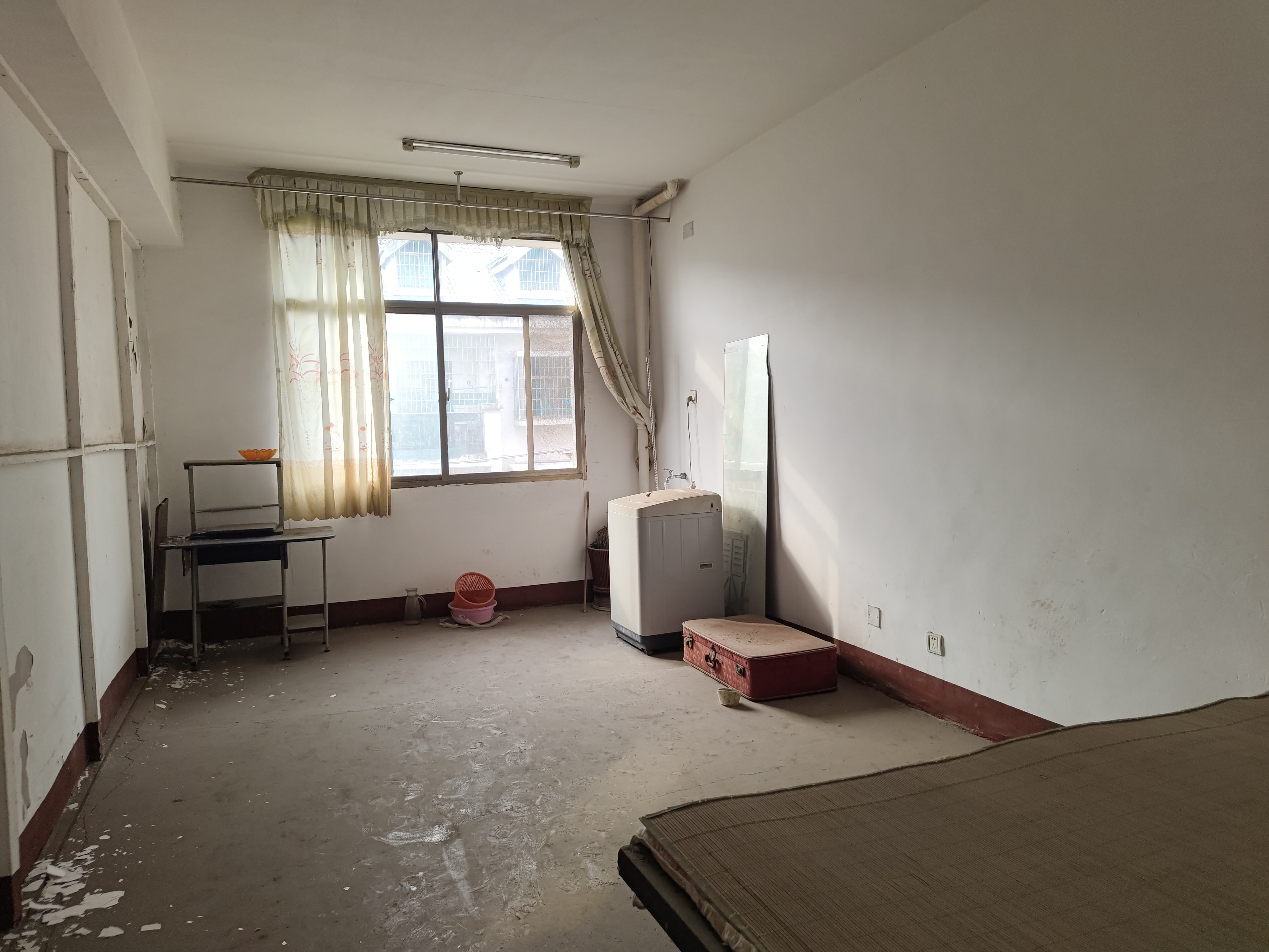 国家煤矿安全监察单位房(国家矿山安全监察) 3室2厅2卫 90.0万 国家煤矿安全监察单位房(国家矿山安全监察) 3室2厅2卫 90.0万客厅