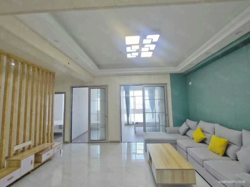 六福大厦  3室1厅2卫    43.8万 六福大厦  3室1厅2卫    43.8万客厅