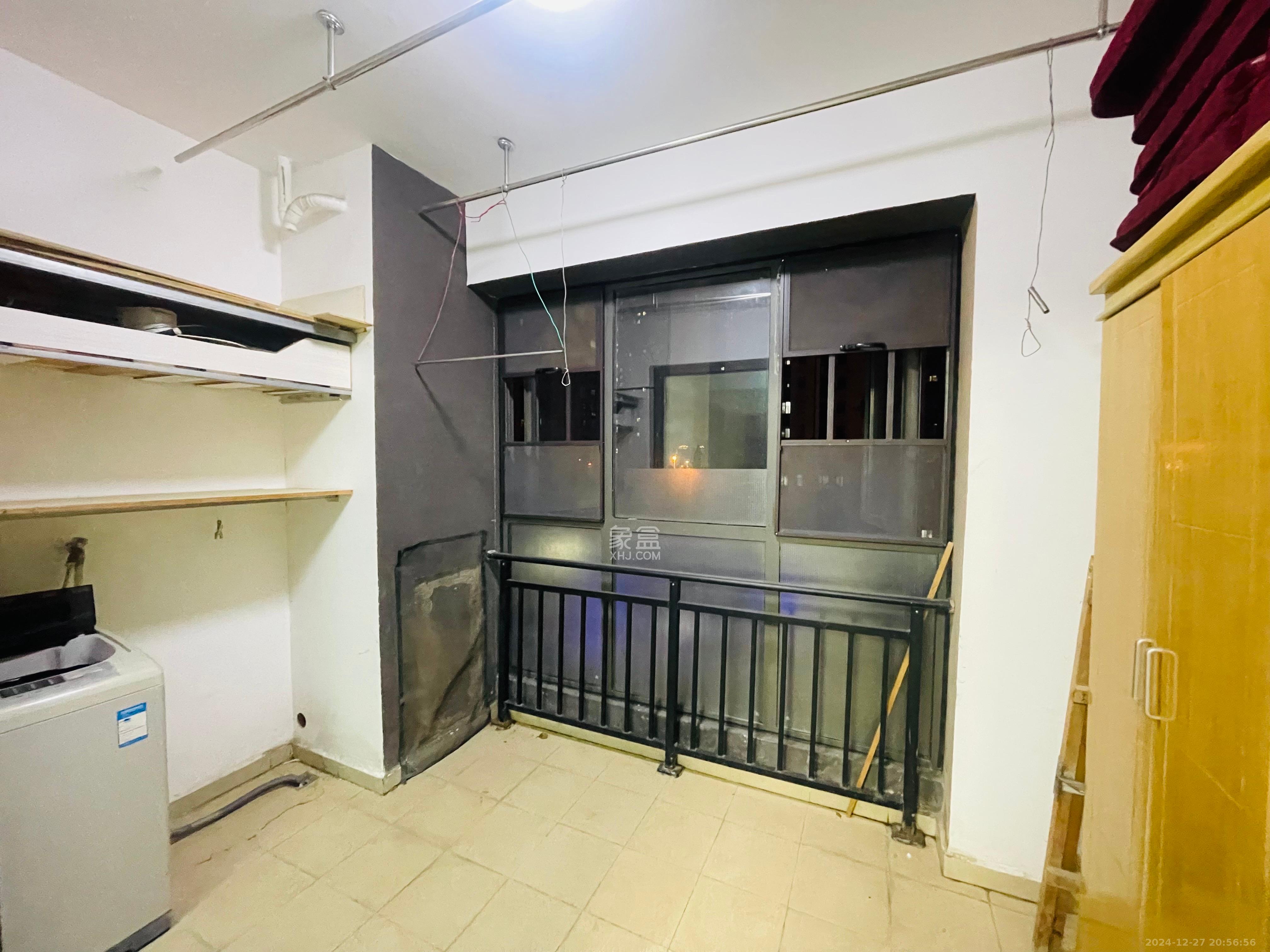 麓谷小镇  3室2厅1卫    2400.0元/月室内图