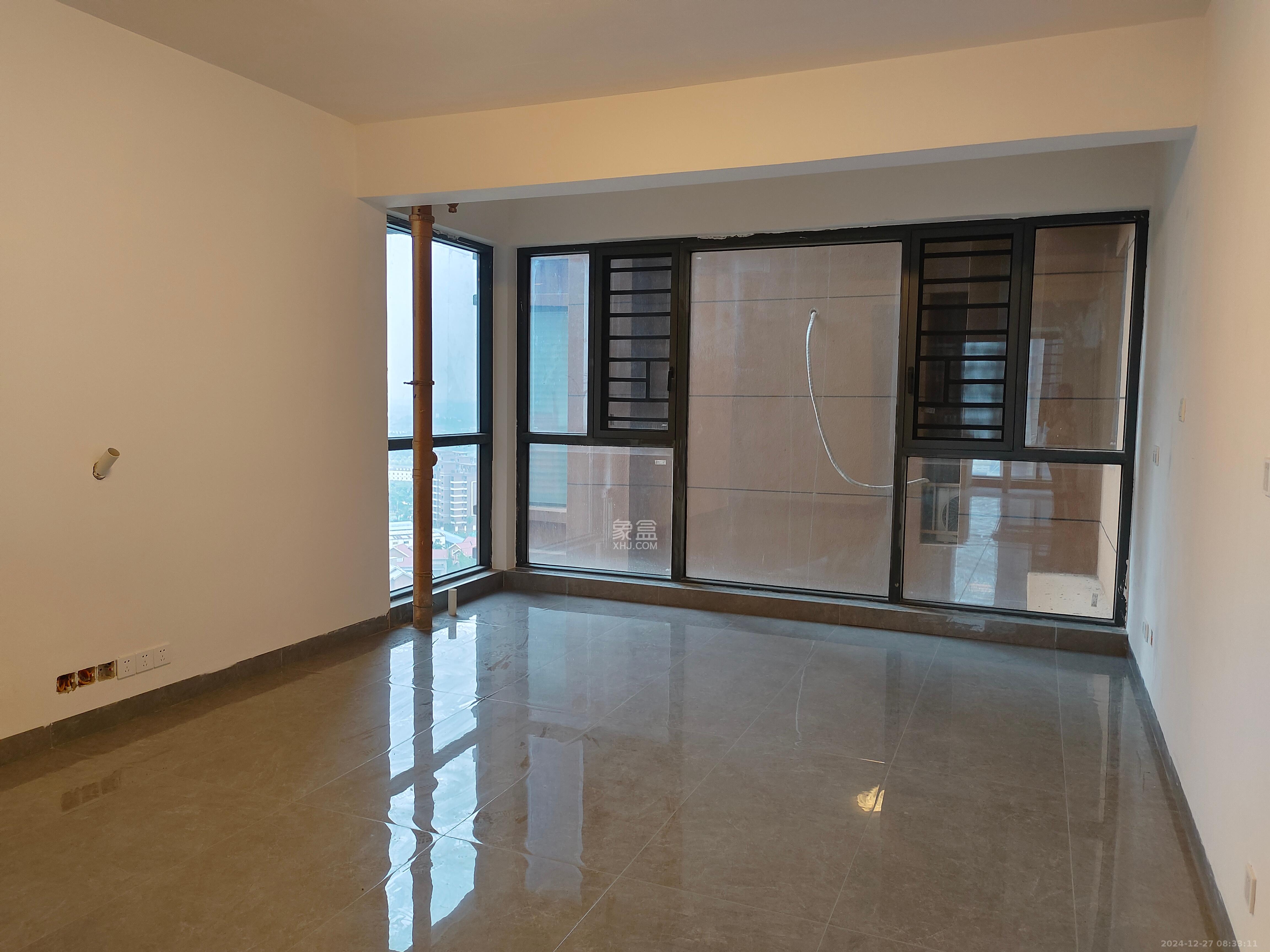 紫华郡 4室2厅2卫 2500.0元/月 紫华郡 4室2厅2卫 2500.0元/月室内图