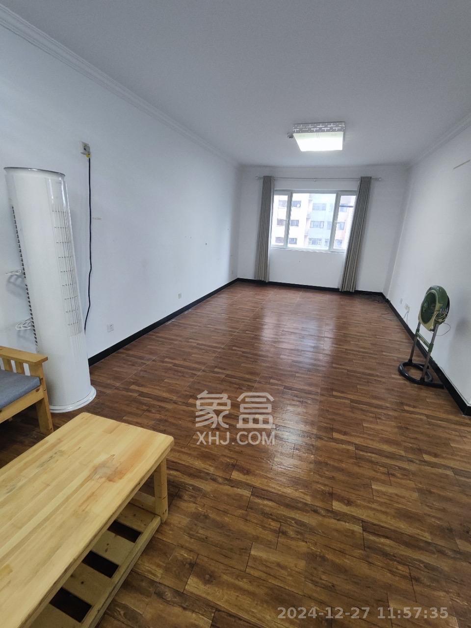 北辰三角洲E6区  3室2厅1卫    2800.0元/月室内图