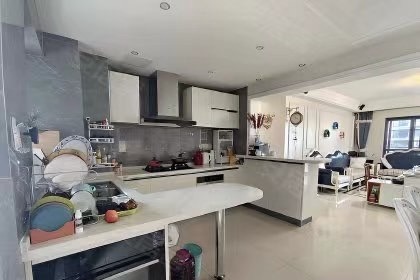 滨海幸福里 4室2厅2卫 424.0万 滨海幸福里 4室2厅2卫 424.0万客厅