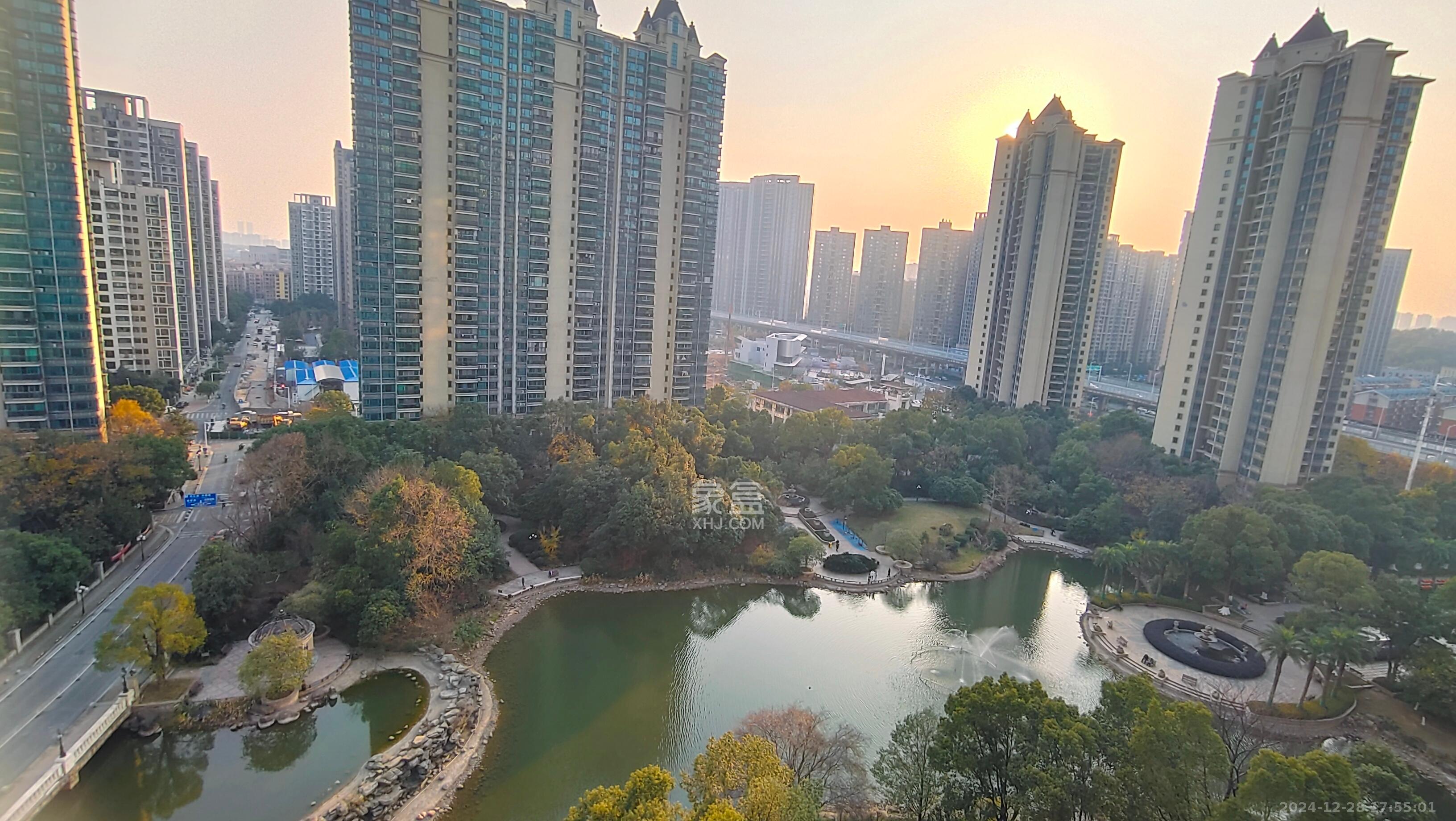 恒大雅苑 4室2厅2卫 4500.0元/月 恒大雅苑 4室2厅2卫 4500.0元/月室内图