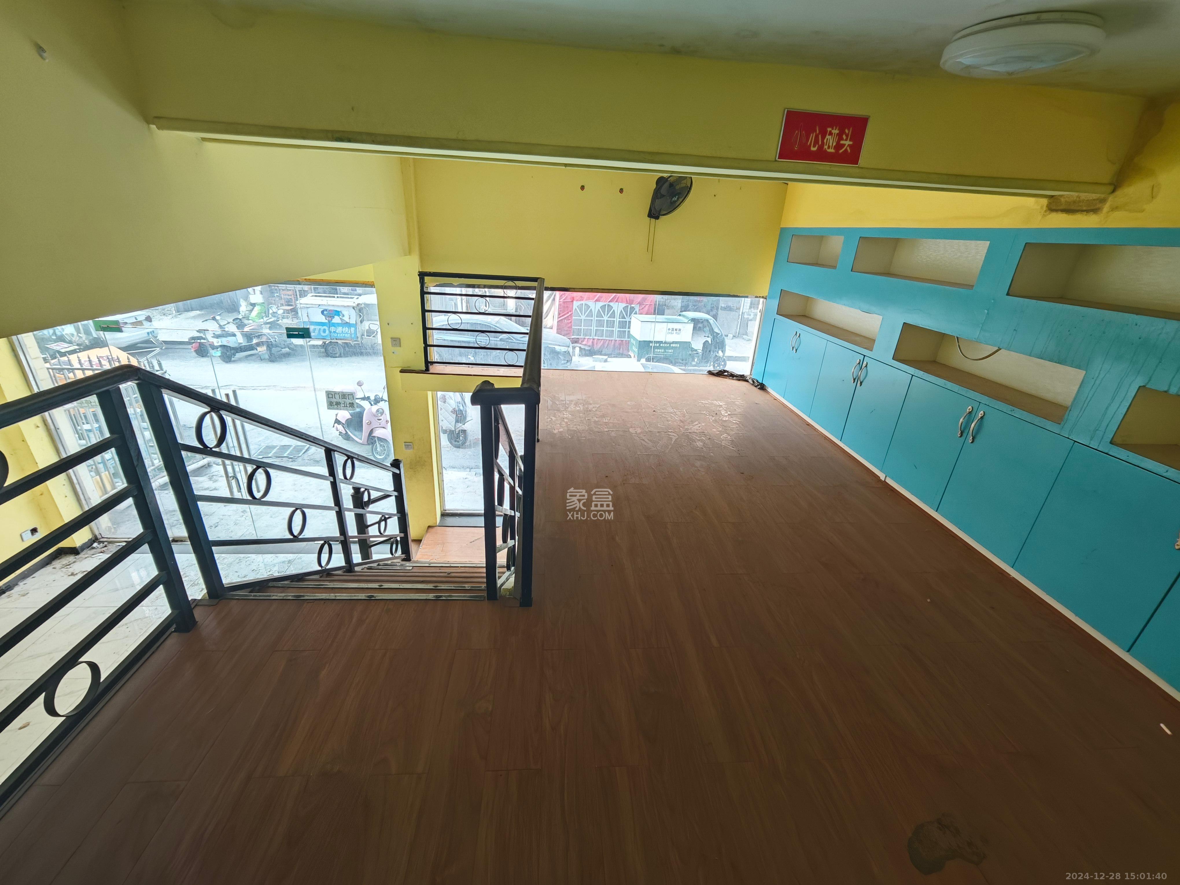 裕园小区(含浦) 3室2厅2卫 4000.0元/月 裕园小区(含浦) 3室2厅2卫 4000.0元/月室内图