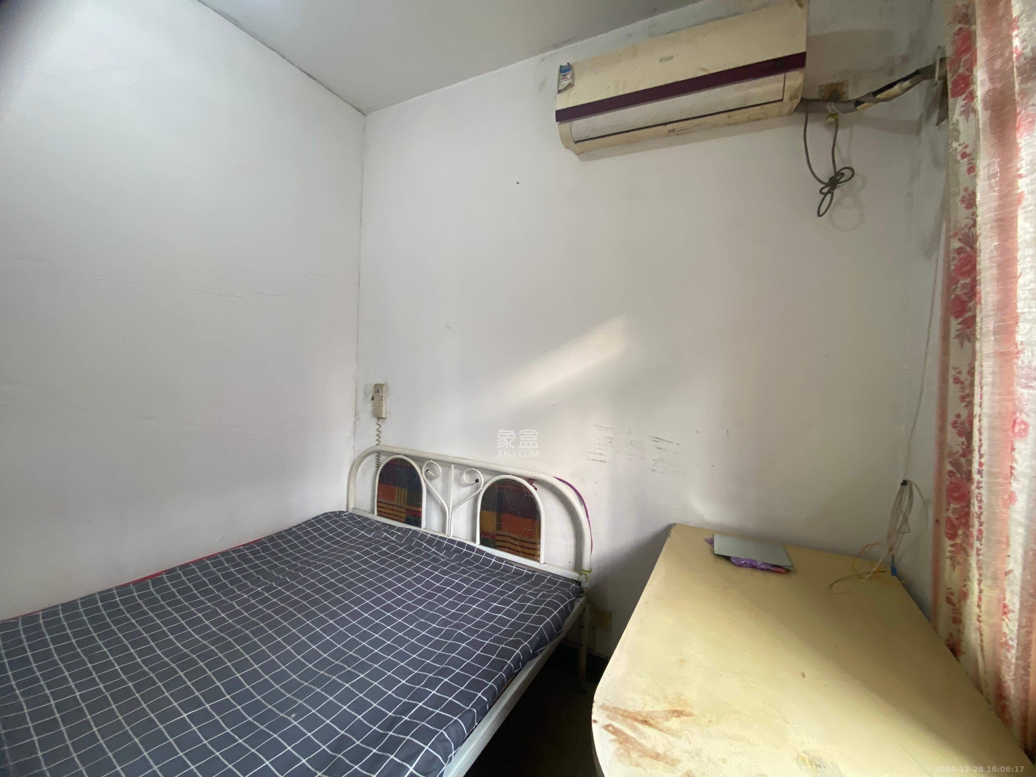 大桥三区 1室1厅1卫 700.0元/月 大桥三区 1室1厅1卫 700.0元/月室内图