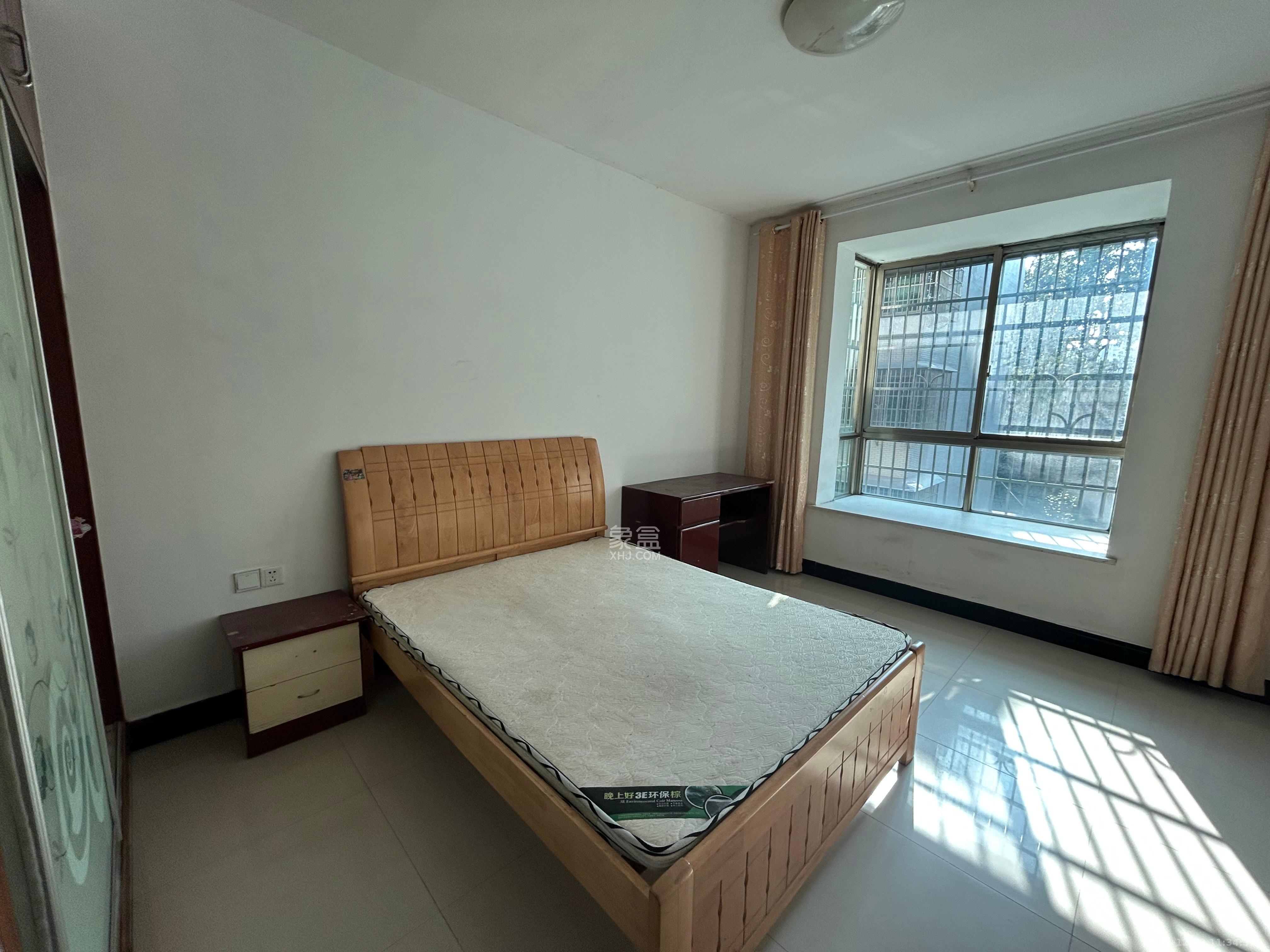 金桂小区一期 1室0厅0卫 1700.0元/月 金桂小区一期 1室0厅0卫 1700.0元/月室内图