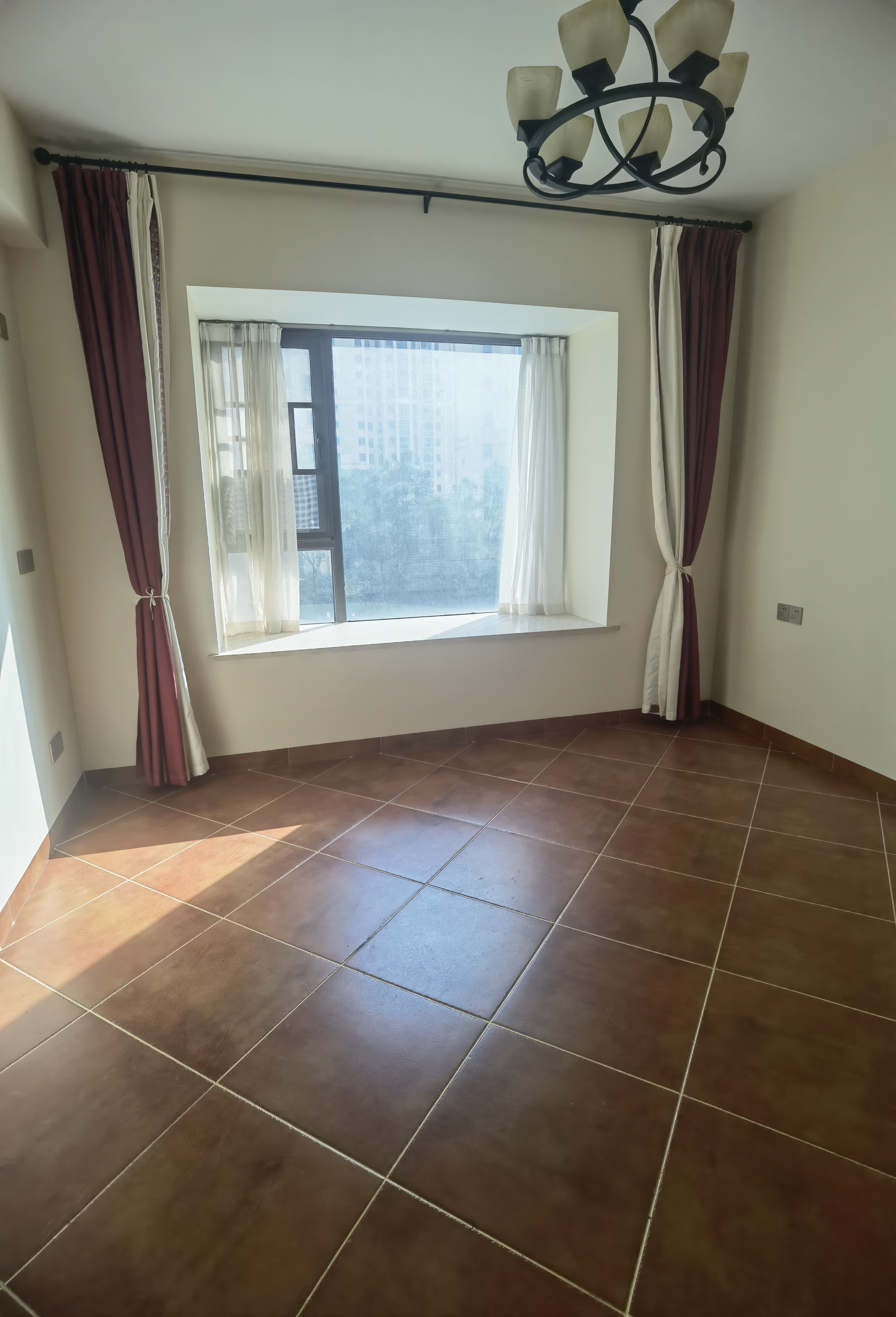 悦江山 4室2厅2卫 83.8万 悦江山 4室2厅2卫 83.8万客厅