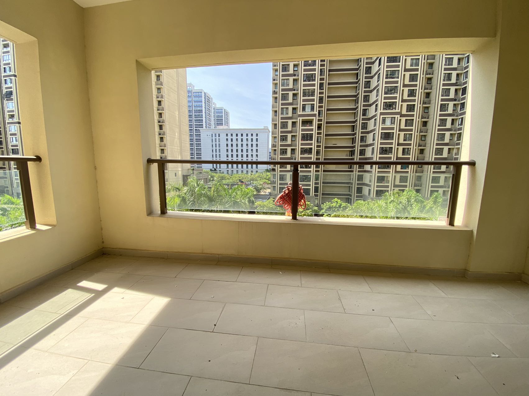 金湖壹号 4室2厅2卫 320.0万 金湖壹号 4室2厅2卫 320.0万室内图