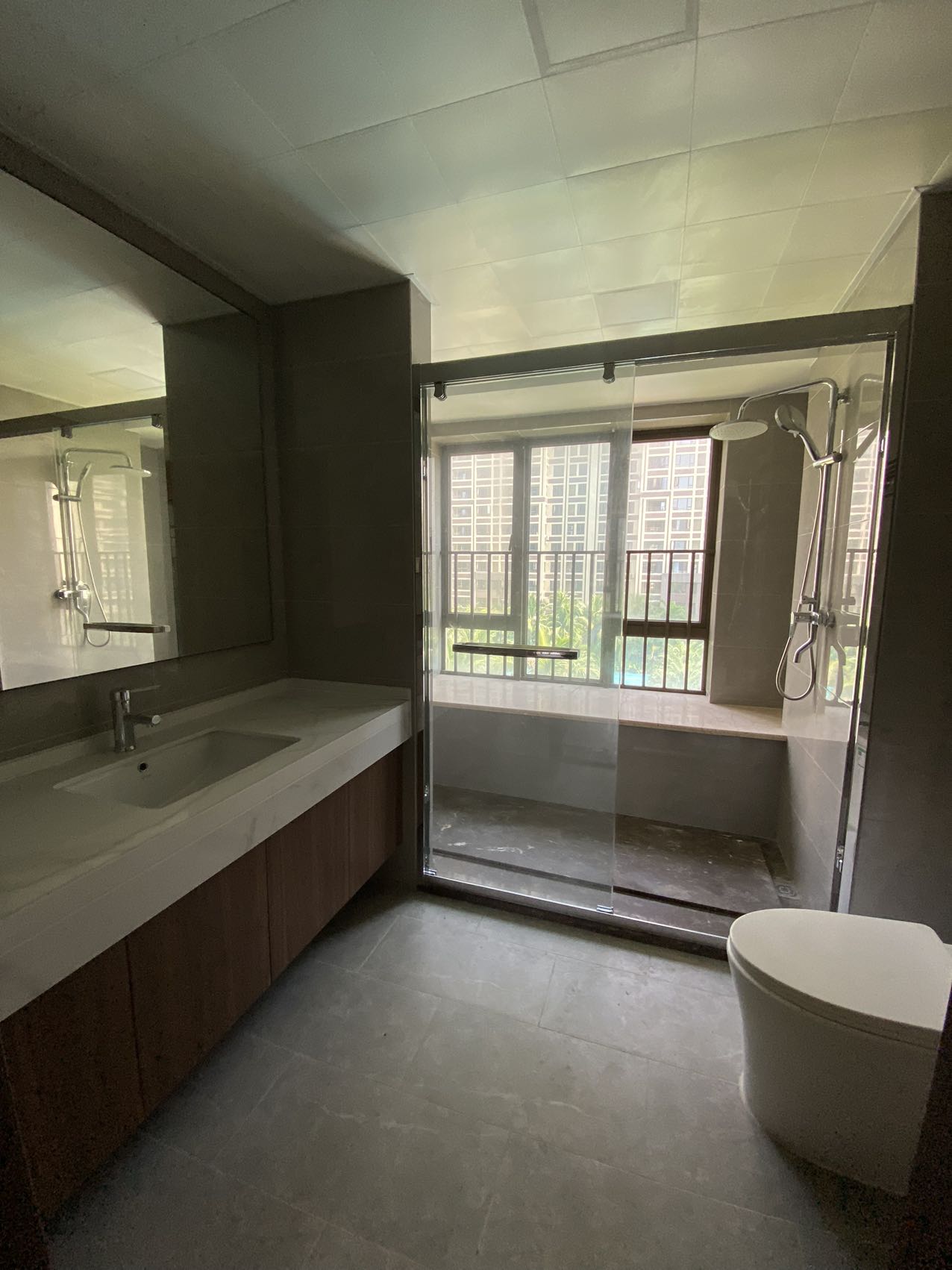 金湖壹号 4室2厅2卫 320.0万 金湖壹号 4室2厅2卫 320.0万室内图