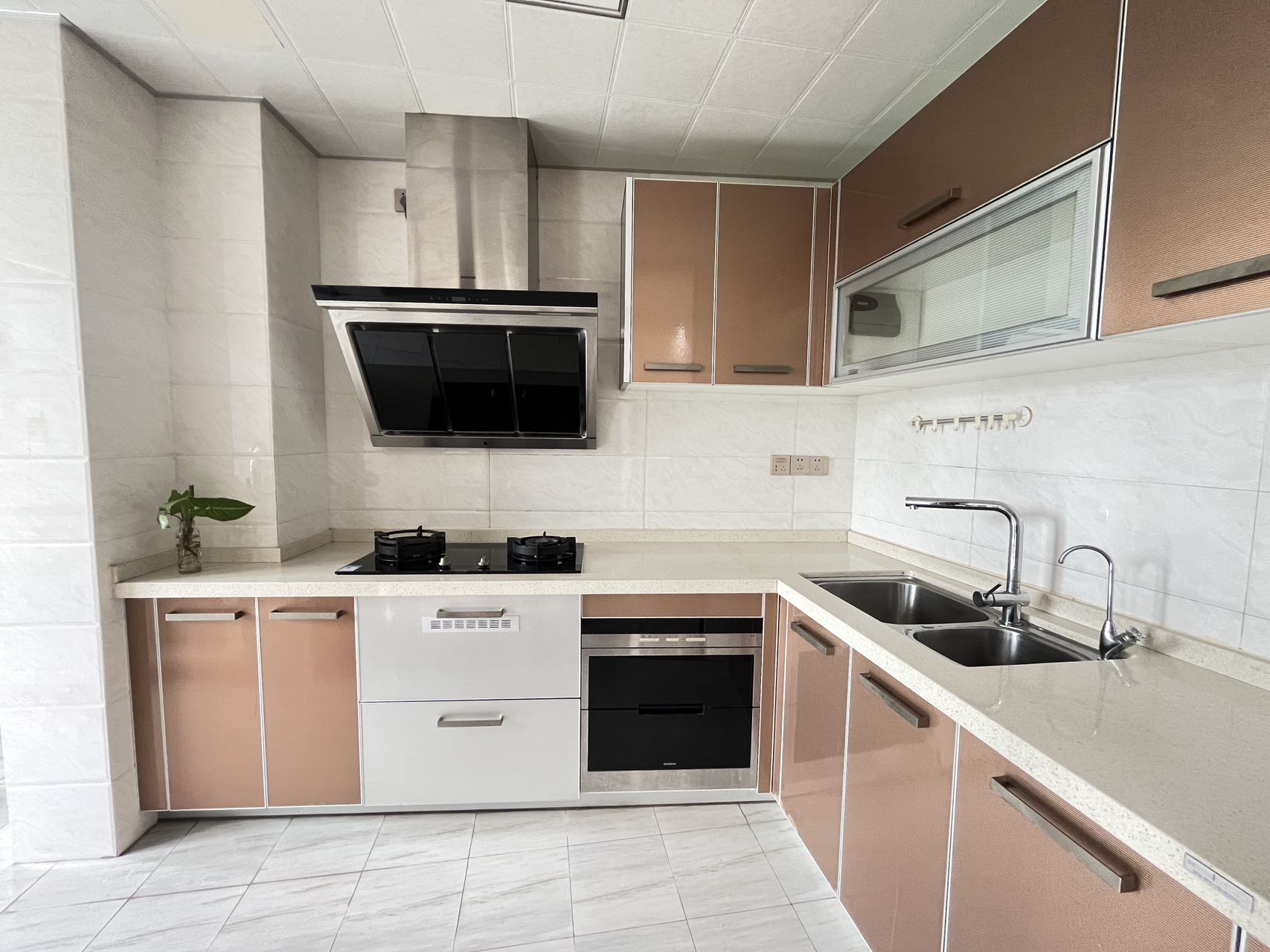 泰达比华利山庄 4室2厅2卫 480.0万 泰达比华利山庄 4室2厅2卫 480.0万室内图