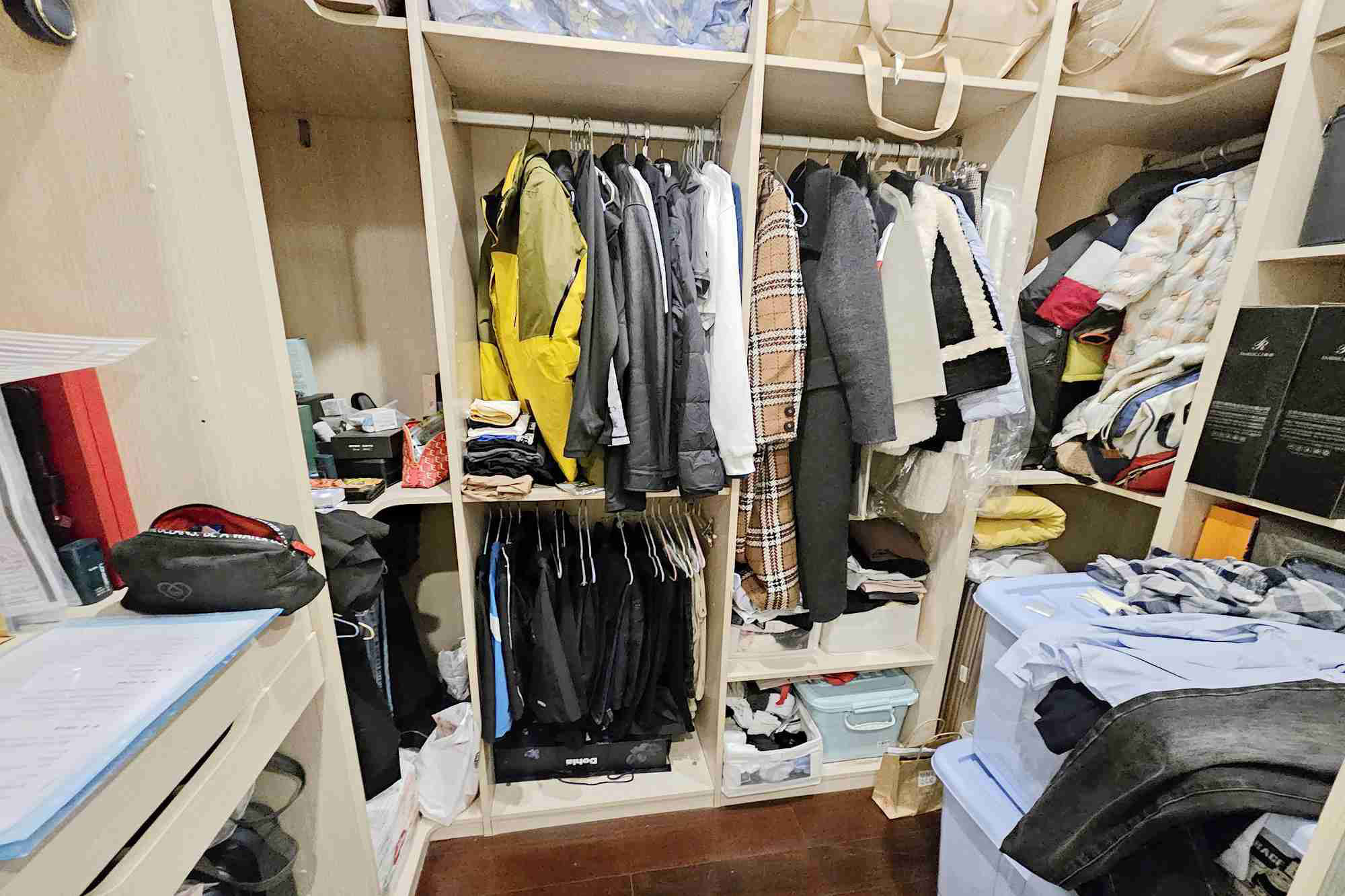 中隆国际御玺  4室2厅3卫   320.00万其他