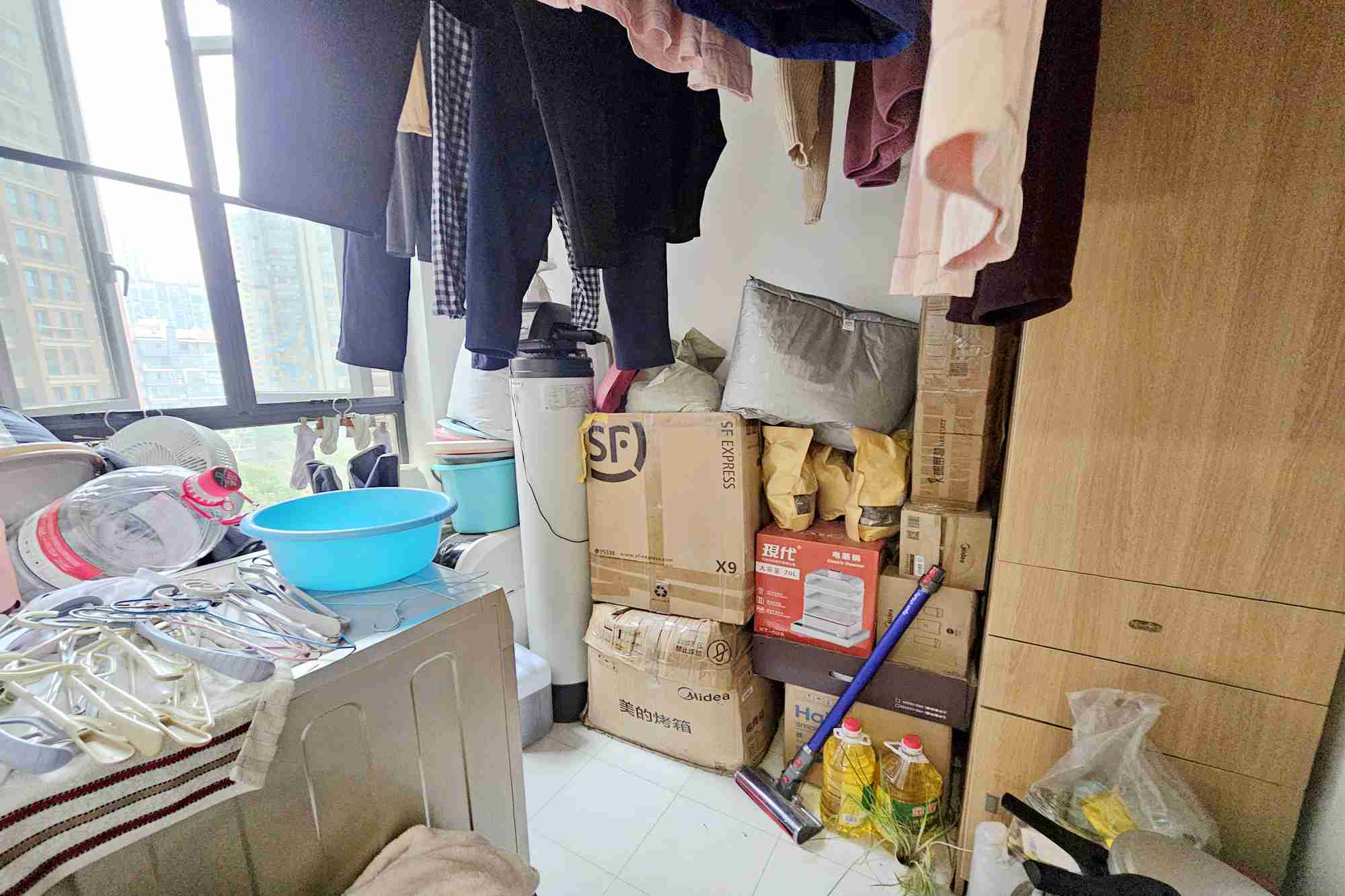 中隆国际御玺  4室2厅3卫   320.00万阳台