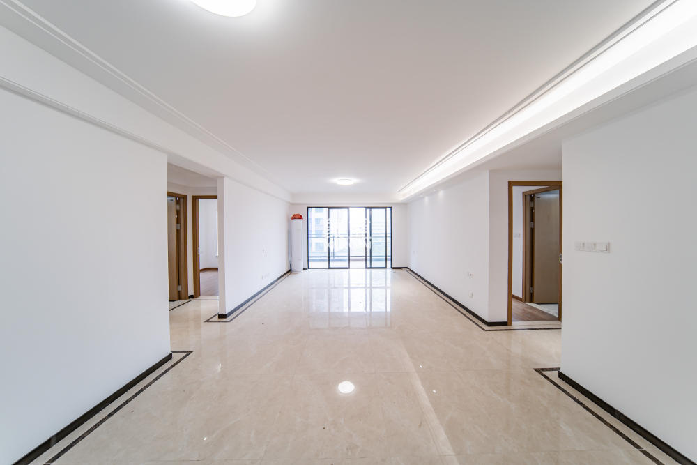 深业鹭栖府  4室2厅2卫    161.8万