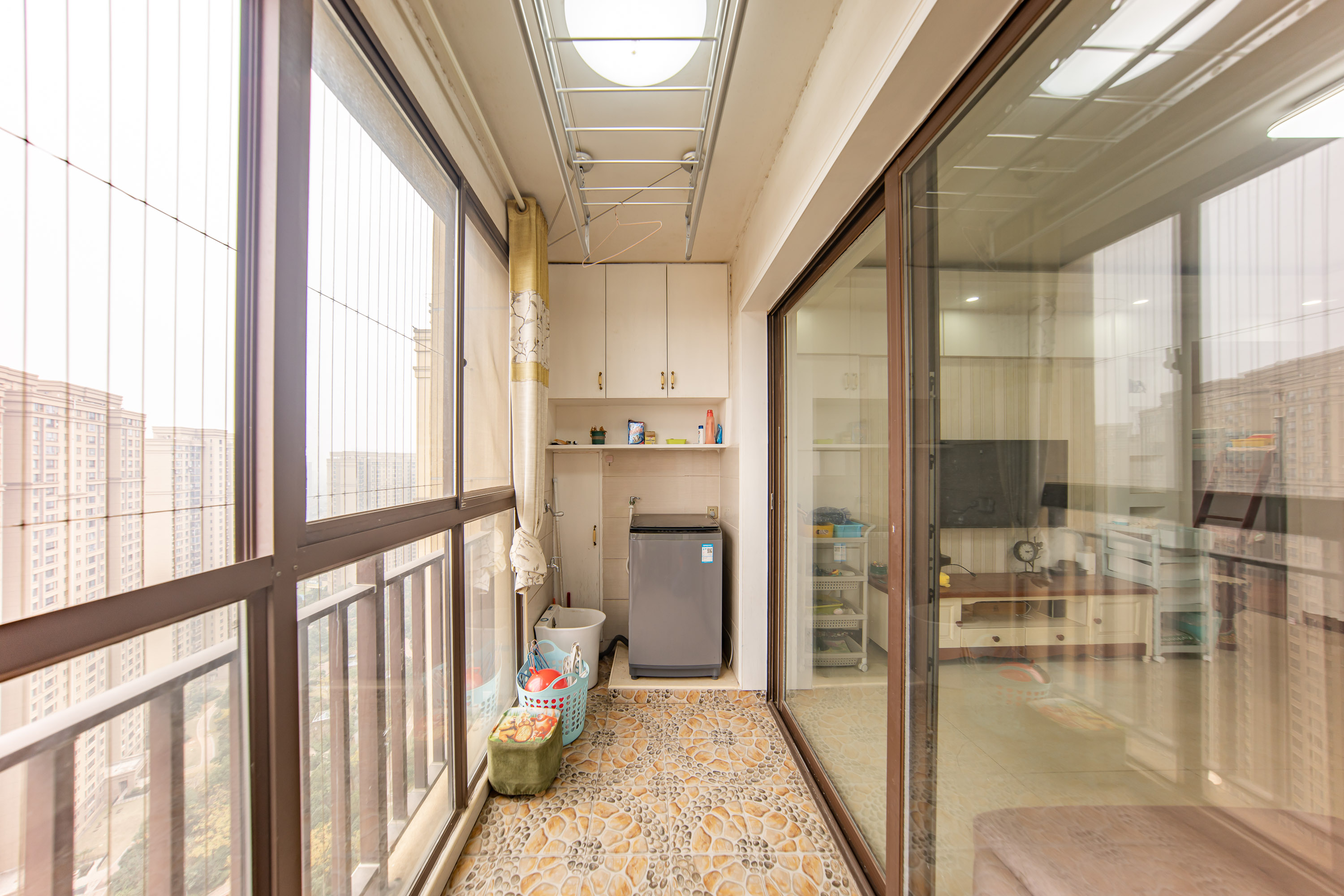 华润橡树湾  2室1厅1卫   66.00万阳台