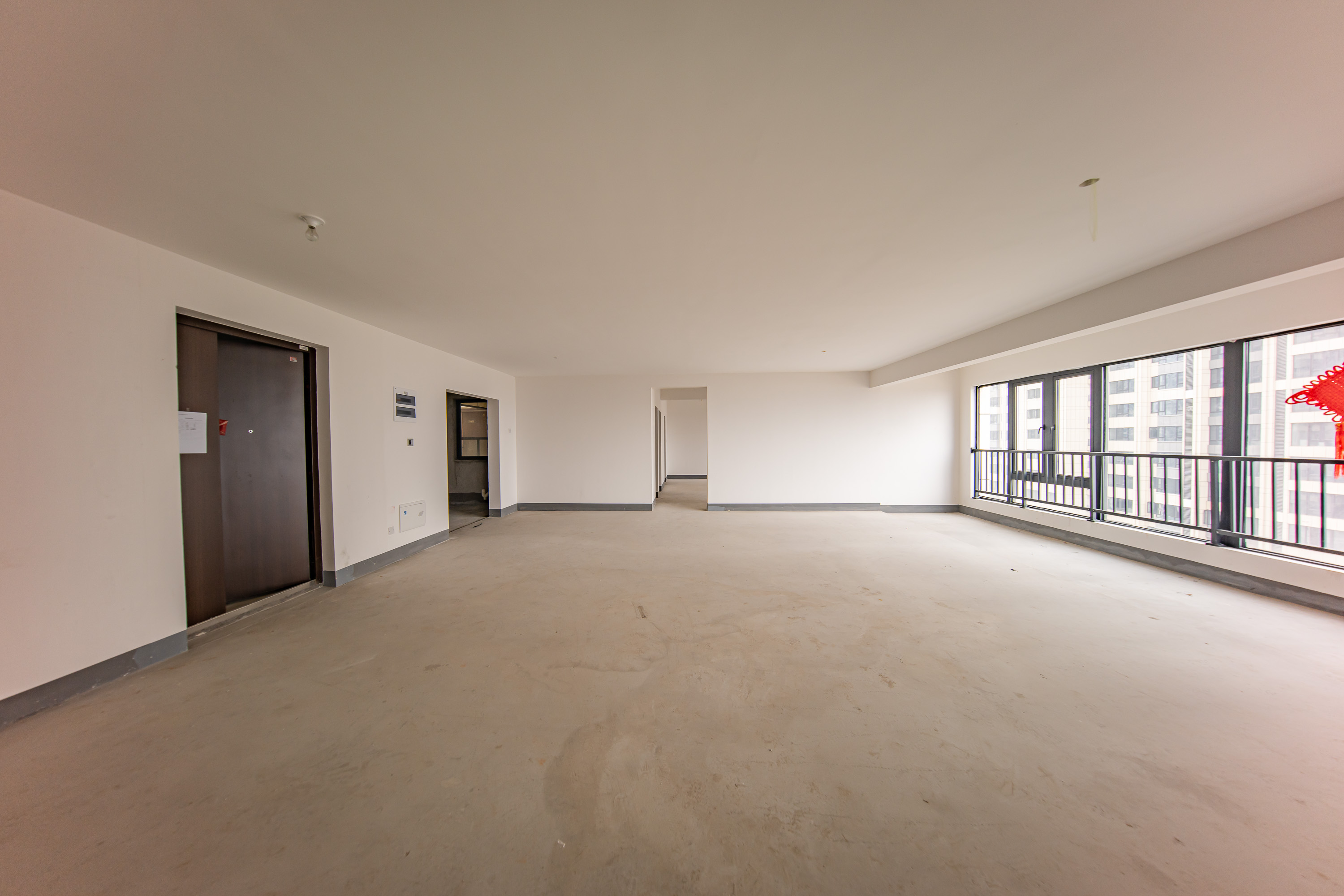 建投象山国际  6室2厅2卫   258.00万客厅