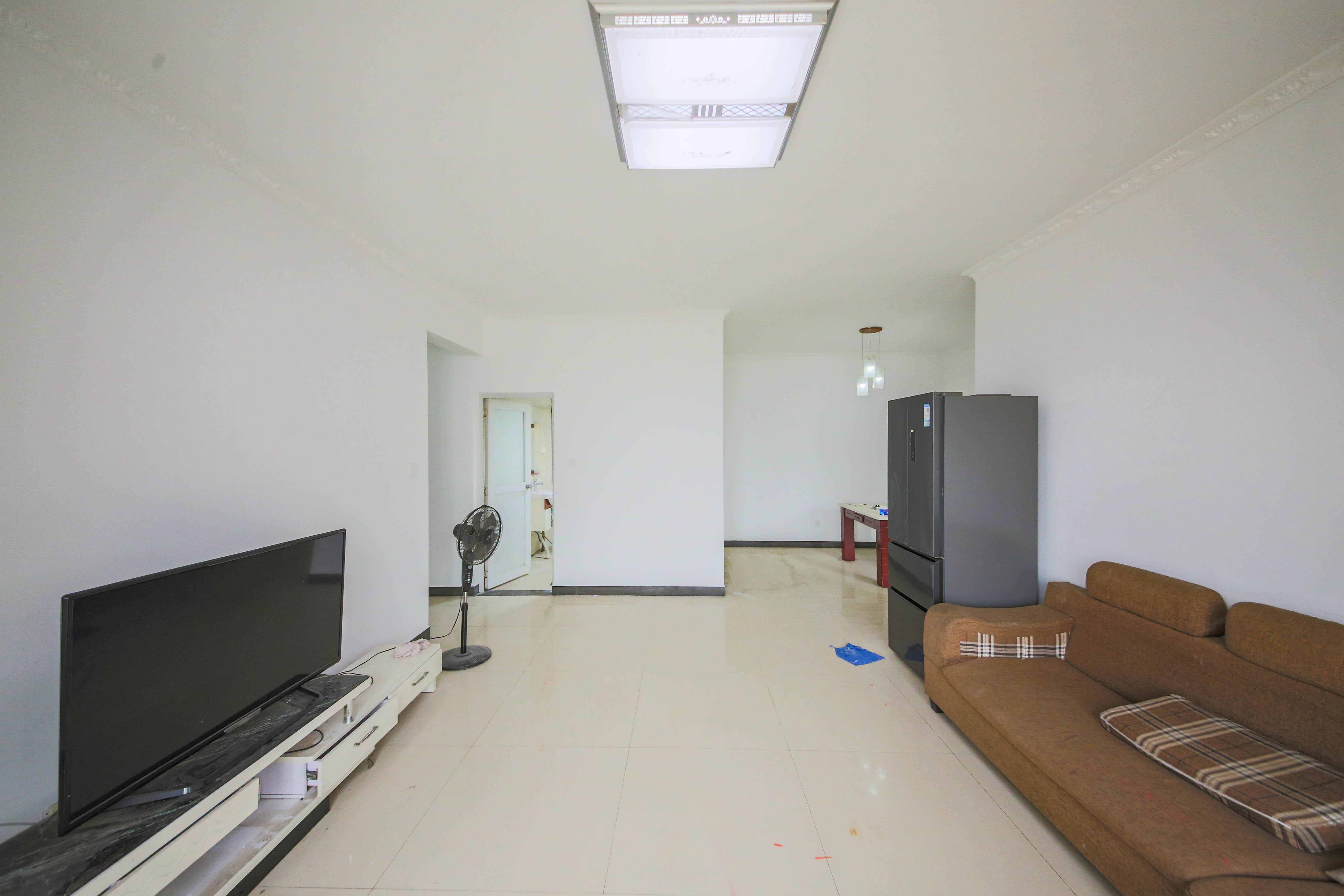 鑫远湘府逸园  4室2厅1卫   115.00万客厅