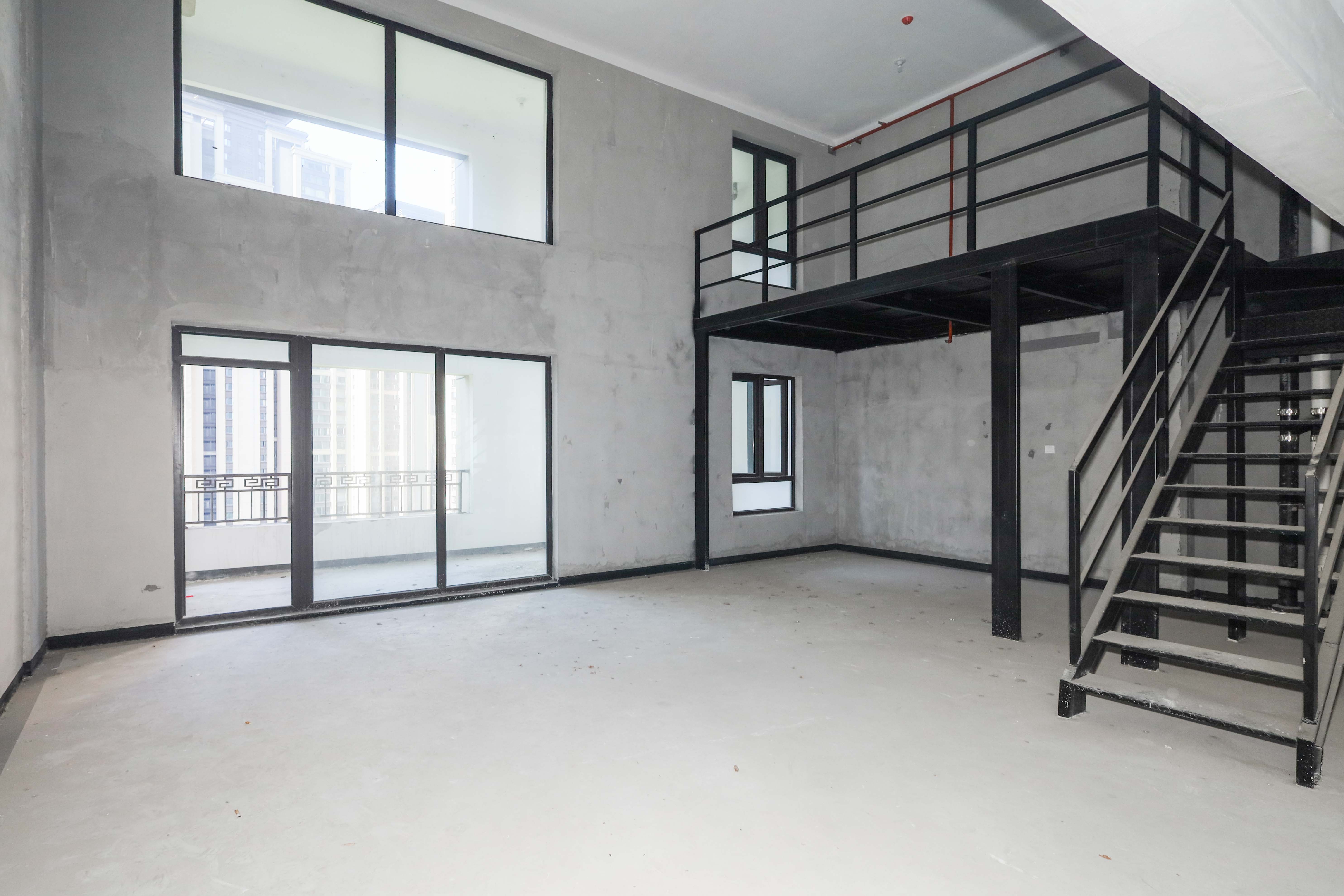 建发央著  4室2厅2卫   280.00万客厅