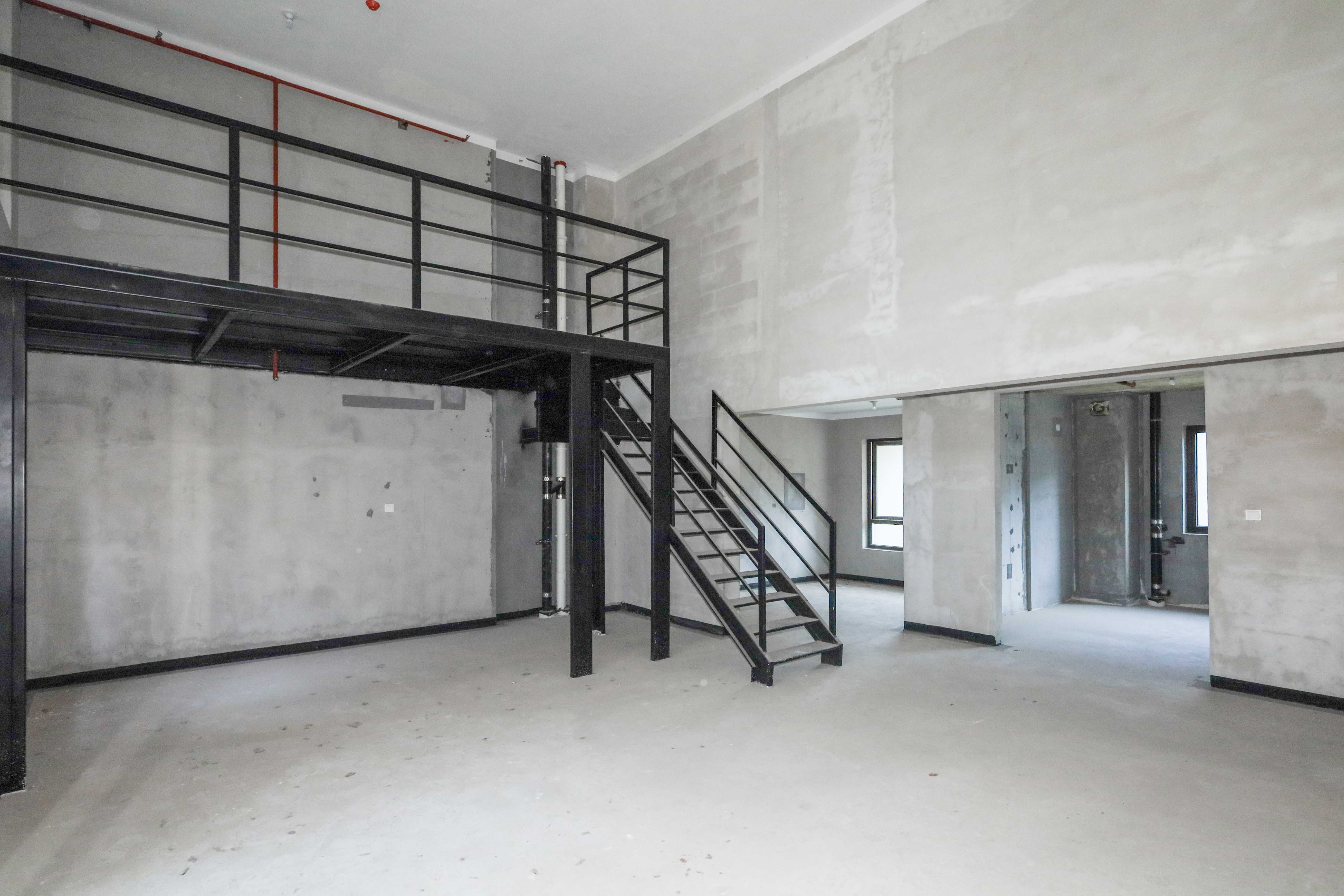 建发央著  4室2厅2卫   280.00万客厅