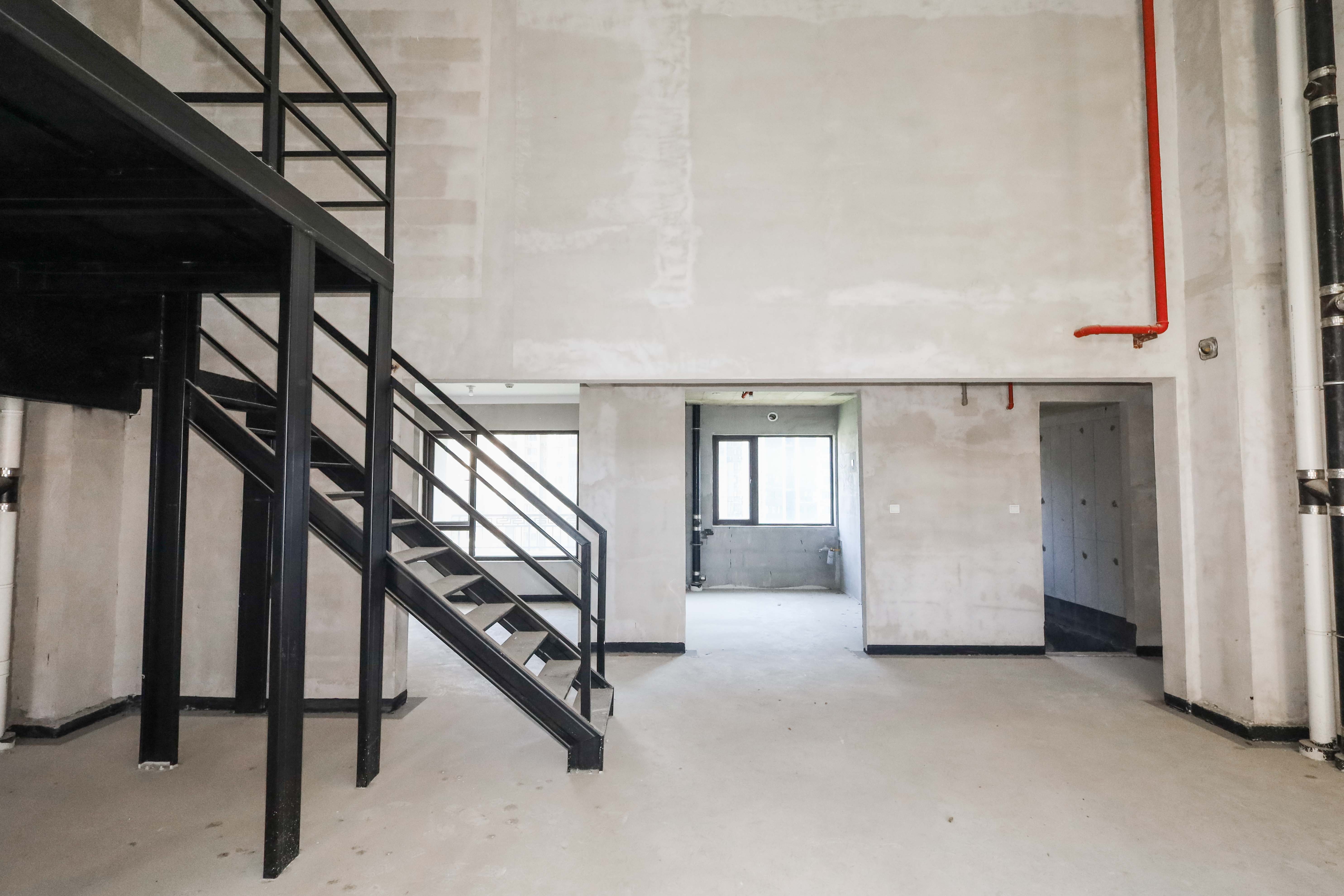 建发央著  4室2厅2卫   280.00万客厅