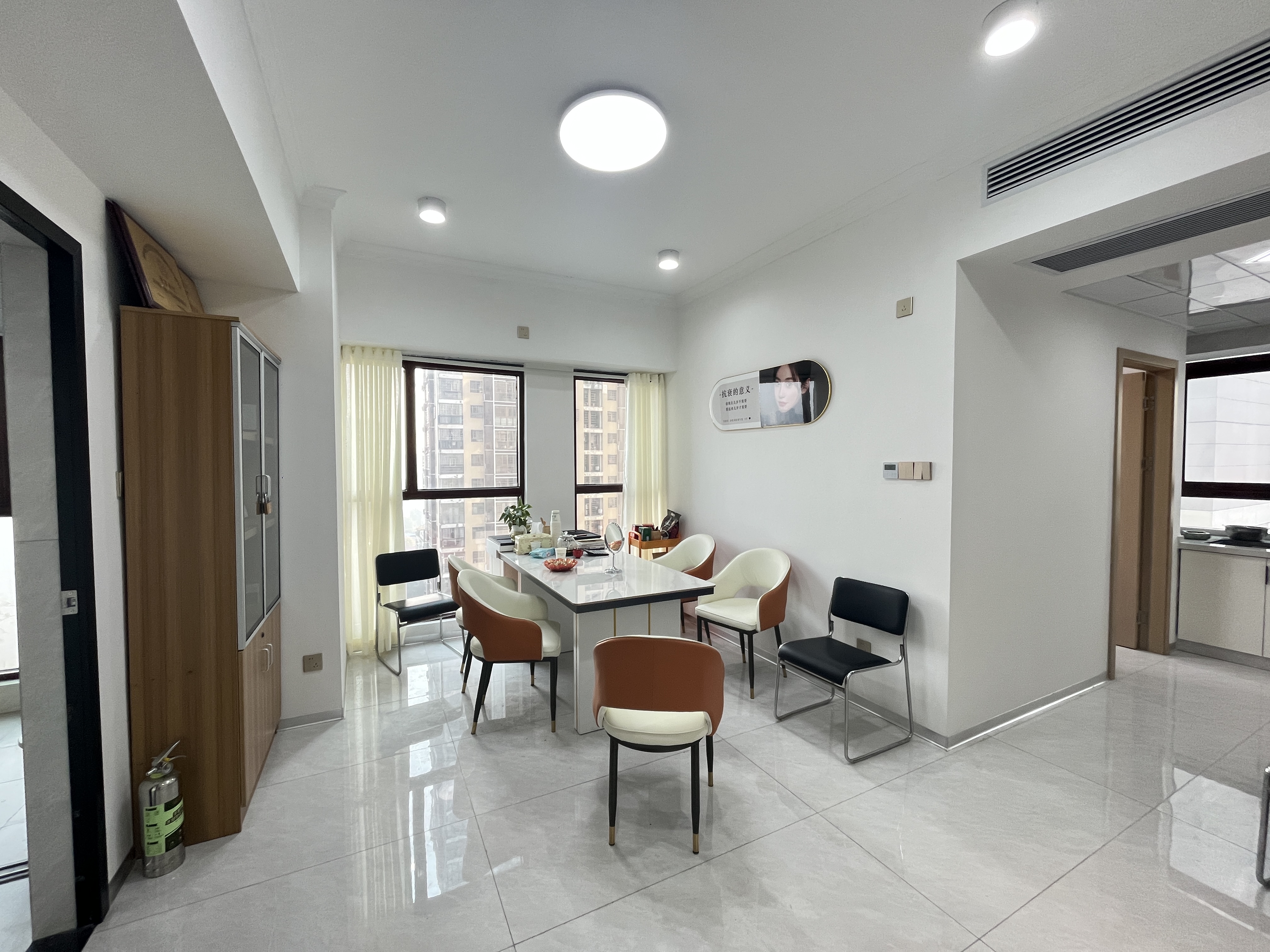 棠湖城市场广场 1室1厅1卫 31.0万 棠湖城市场广场 1室1厅1卫 31.0万室内图