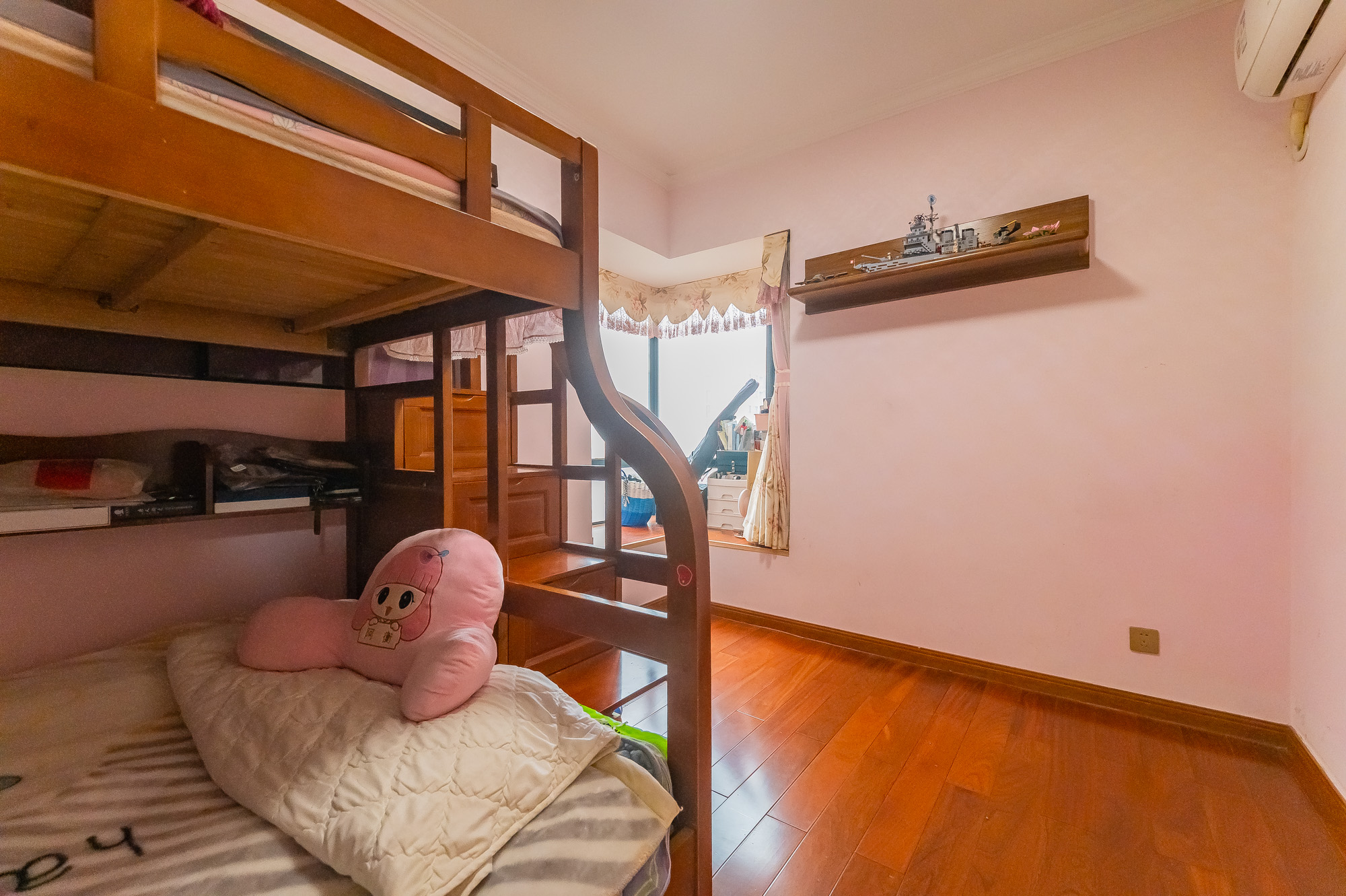 深业睿城  2室2厅1卫    66.8万 深业睿城  2室2厅1卫    66.8万卧室