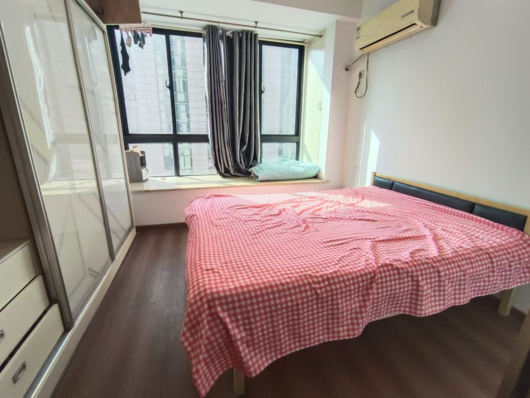 慈善大厦 1室1厅1卫 1100.0元/月 慈善大厦 1室1厅1卫 1100.0元/月室内图