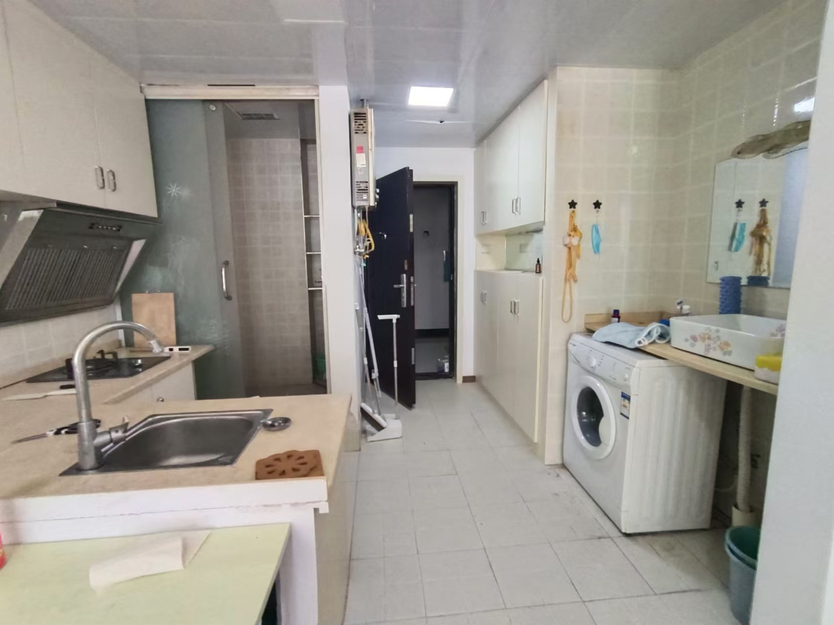 慈善大厦 1室1厅1卫 1100.0元/月 慈善大厦 1室1厅1卫 1100.0元/月室内图