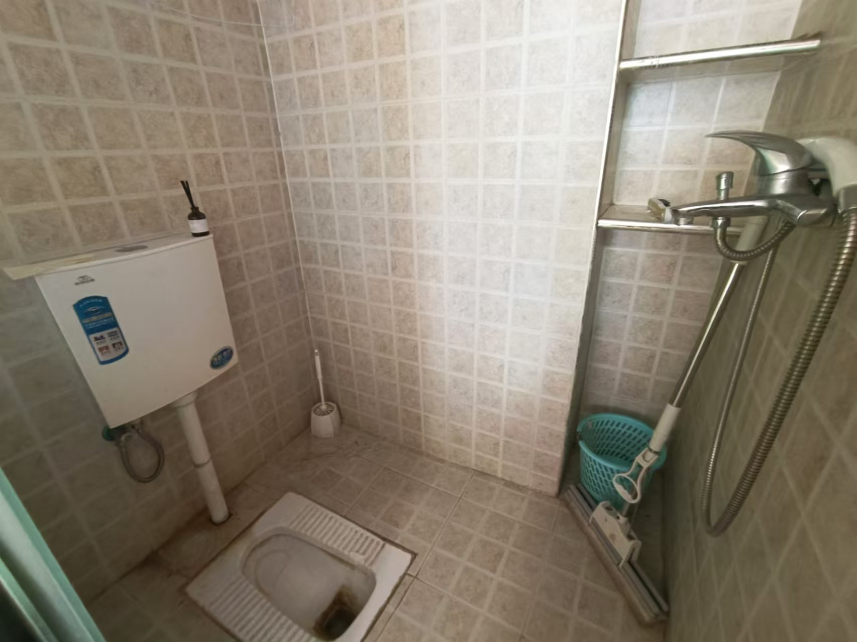 慈善大厦 1室1厅1卫 1100.0元/月 慈善大厦 1室1厅1卫 1100.0元/月室内图