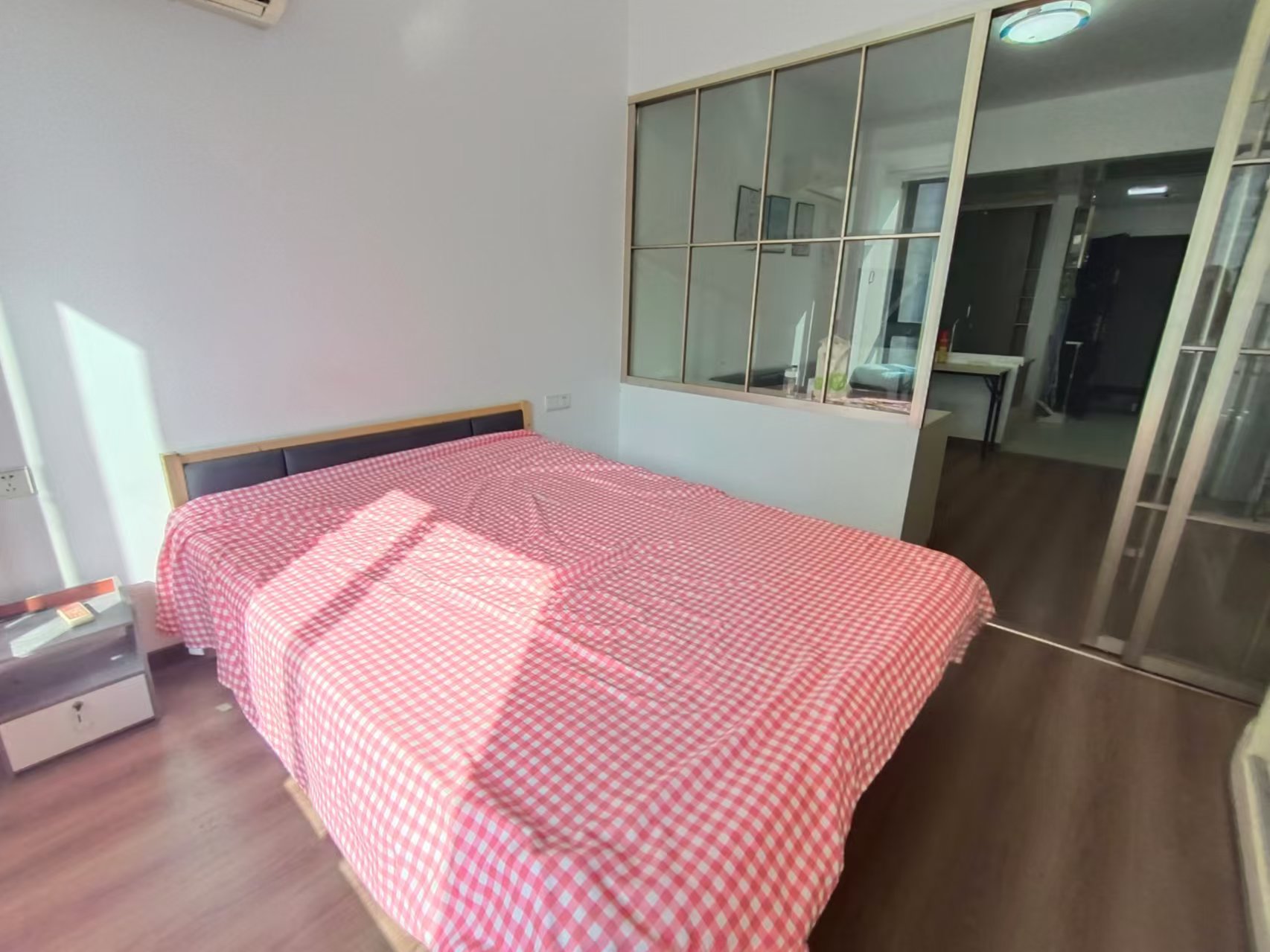 慈善大厦 1室1厅1卫 1100.0元/月 慈善大厦 1室1厅1卫 1100.0元/月室内图