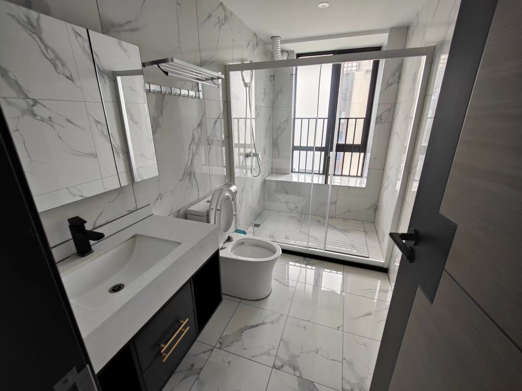 华润中心 3室2厅2卫 330.0万 华润中心 3室2厅2卫 330.0万室内图