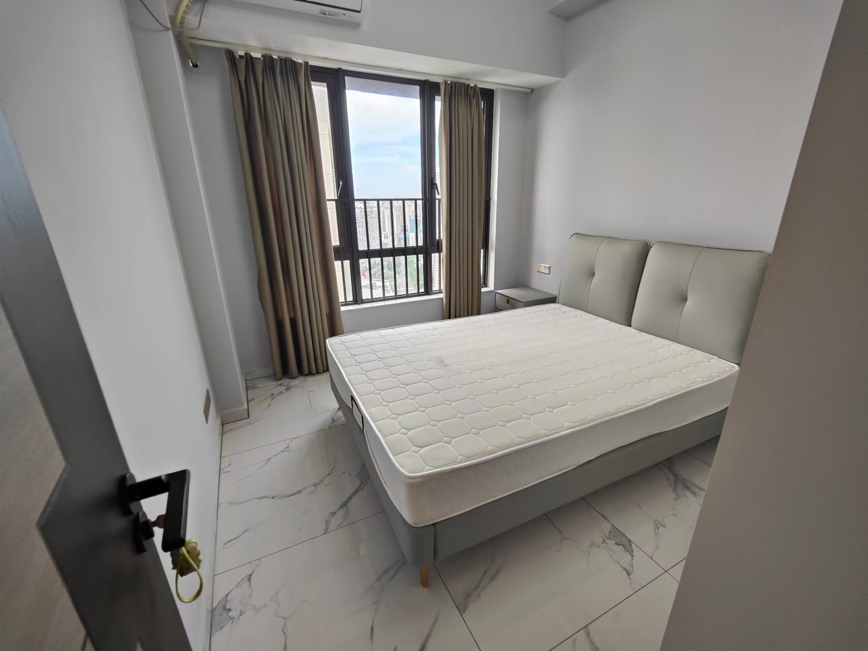 华润中心 3室2厅2卫 330.0万 华润中心 3室2厅2卫 330.0万室内图