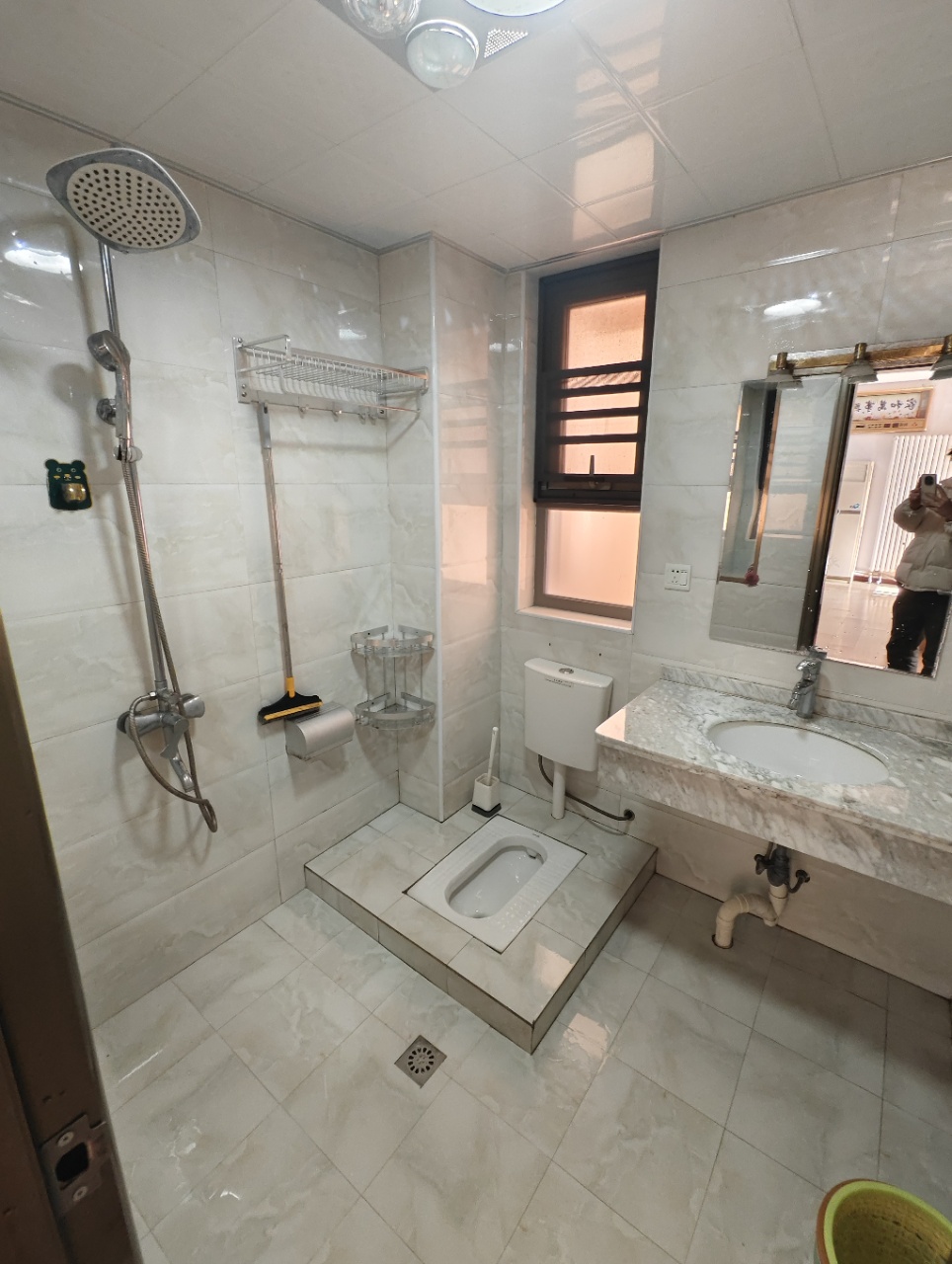 怡海星城 2室2厅1卫 1800.0元/月 怡海星城 2室2厅1卫 1800.0元/月室内图