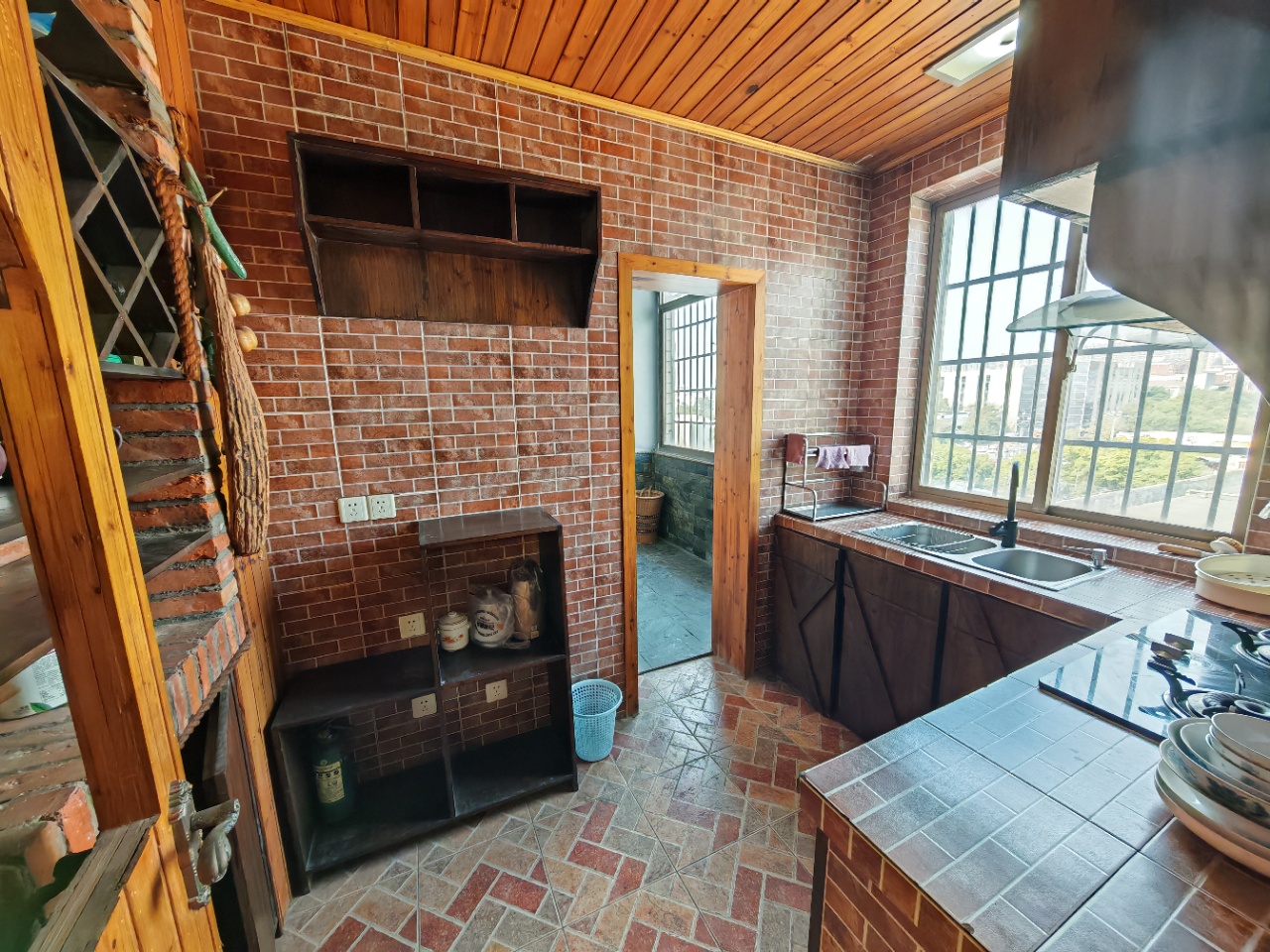 麓谷沐春园 4室2厅2卫 2800.0元/月 麓谷沐春园 4室2厅2卫 2800.0元/月室内图