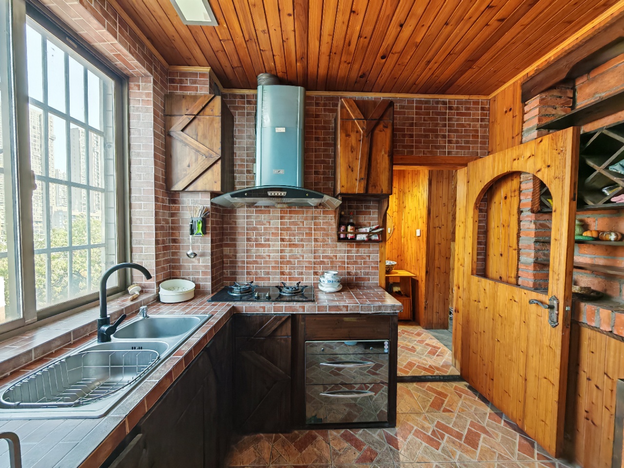 麓谷沐春园 4室2厅2卫 2800.0元/月 麓谷沐春园 4室2厅2卫 2800.0元/月室内图