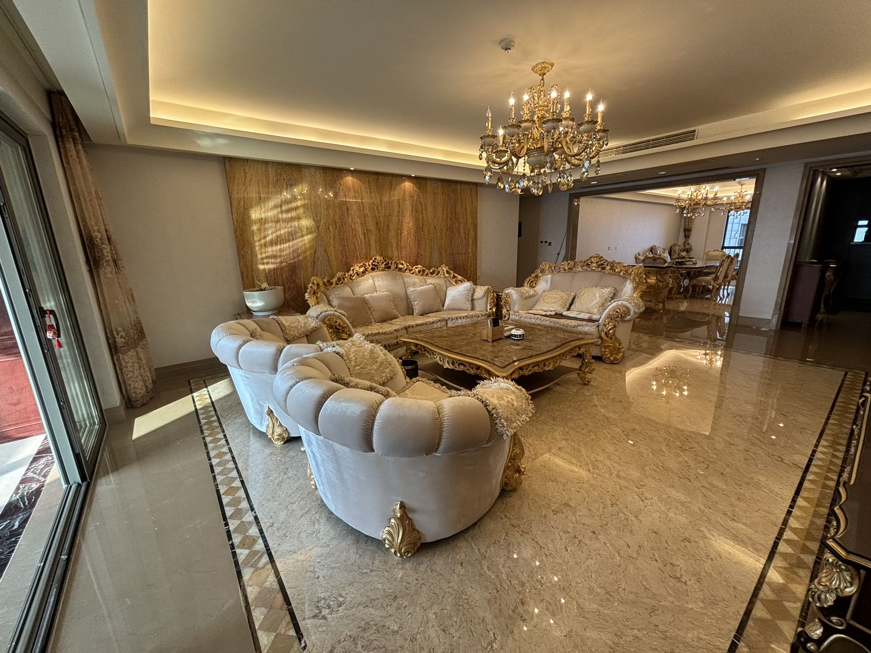 华远华中心 4室2厅2卫 18000.0元/月 华远华中心 4室2厅2卫 18000.0元/月室内图